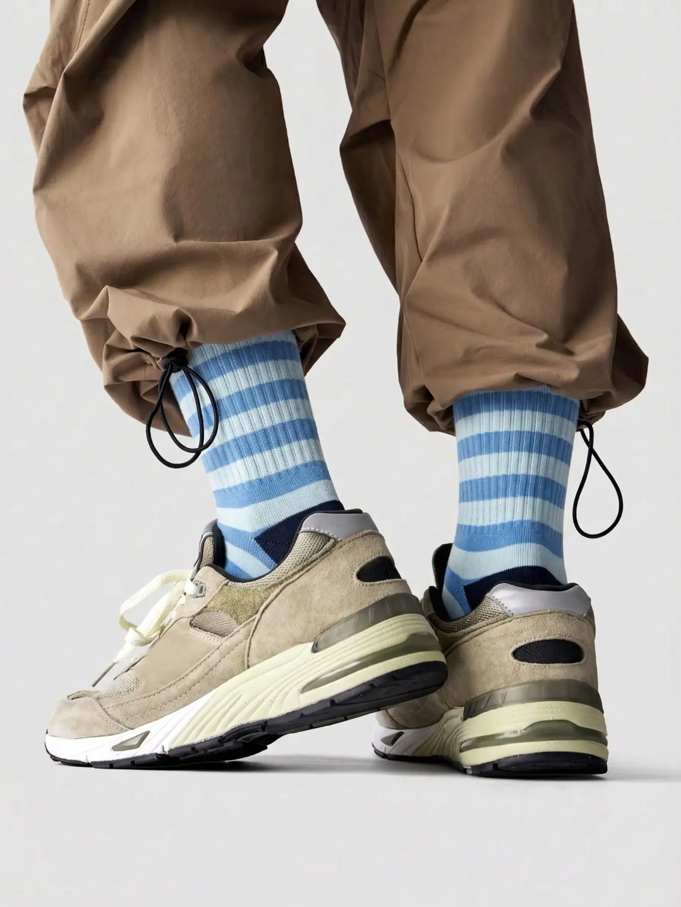 3 Pairs of Blue Striped Mid-Calf Socks, Comfortable and Soft Casual Sports Socks, Suitable for Daily Wear, Striped Design, Suitable for Parties, Gift-Giving, and Other Occasions
3 Pairs of Blue Striped Mid-Calf Socks, Comfortable and Soft Casual Sports Socks, Suitable for Daily Wear, Striped Design, Suitable for Parties, Gift-Giving, and Other Occasions