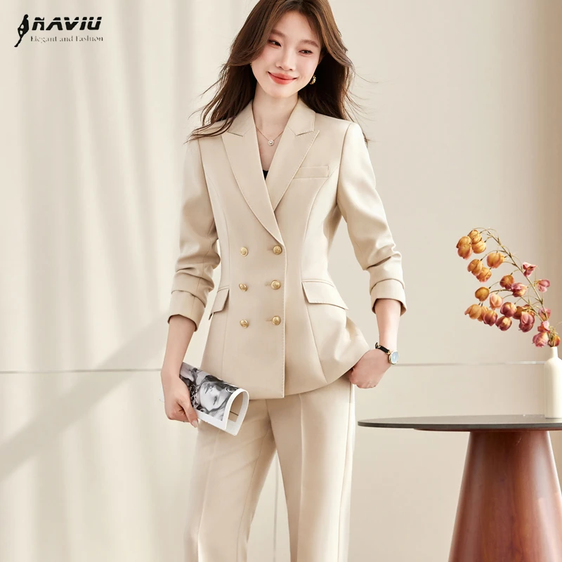 Элегантный женский деловой костюм-двойка NAVIU: пиджак и брюки для офиса, коллекция 2026
Элегантный женский деловой костюм-двойка NAVIU: пиджак и брюки для офиса, коллекция 2026