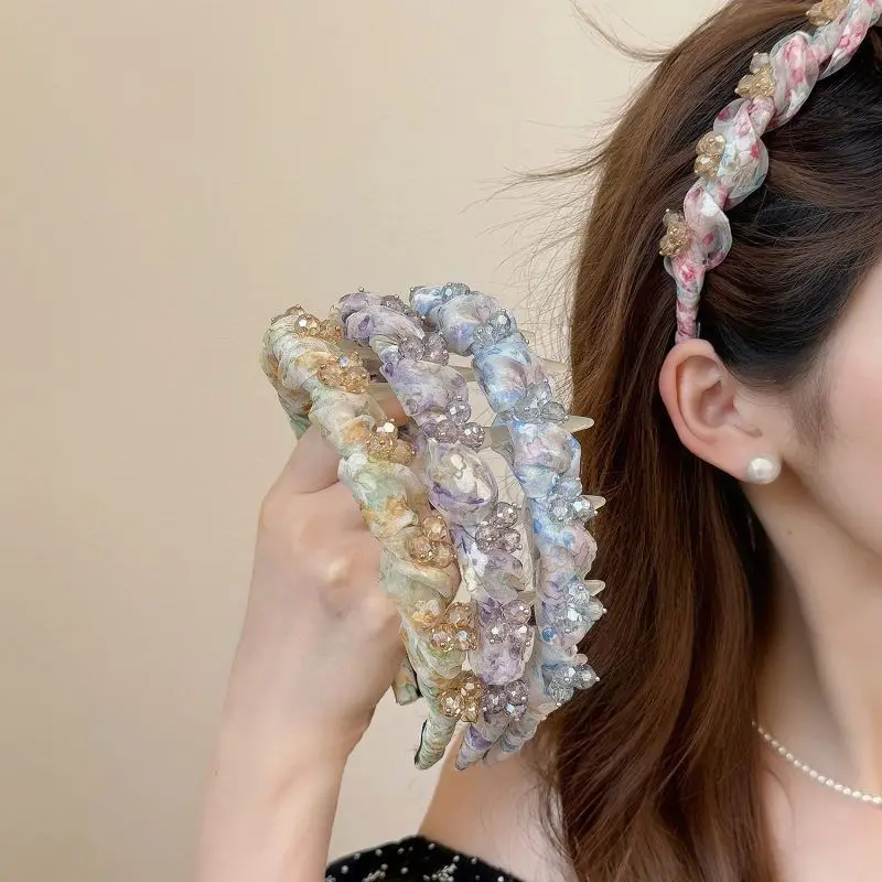 Exquisite Light Yarn Printed Rhinestone Wave New Beautiful and Versatile Women All Year Roundfresh and Stylish Hairclip Headband
Exquisite Light Yarn Printed Rhinestone Wave New Beautiful and Versatile Women All Year Roundfresh and Stylish Hairclip Headband