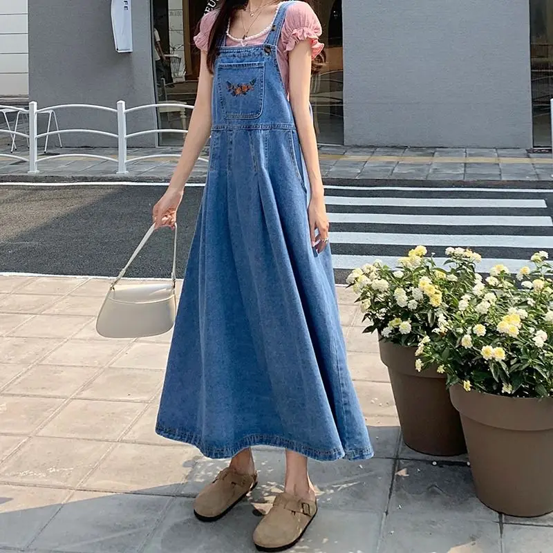 Vintage Embroidered Denim Strap Skirt 2022 New Summer Mid Length Waist Strap Dress Children's Vest Skirt Dress for Women
Vintage Embroidered Denim Strap Skirt 2022 New Summer Mid Length Waist Strap Dress Children's Vest Skirt Dress for Women