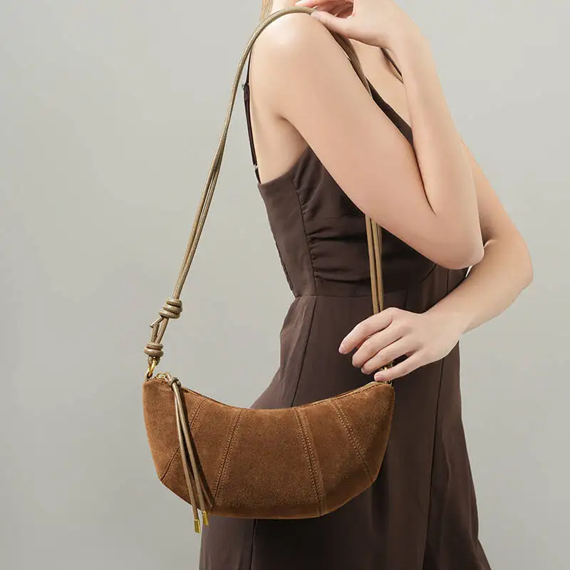 Ultra-light Commuter Handbag Matte Cowhide High-end Design Niche phone bag Genuine Leather Bagwomens crossbody bag Luxury mobile
Ultra-light Commuter Handbag Matte Cowhide High-end Design Niche phone bag Genuine Leather Bagwomens crossbody bag Luxury mobile