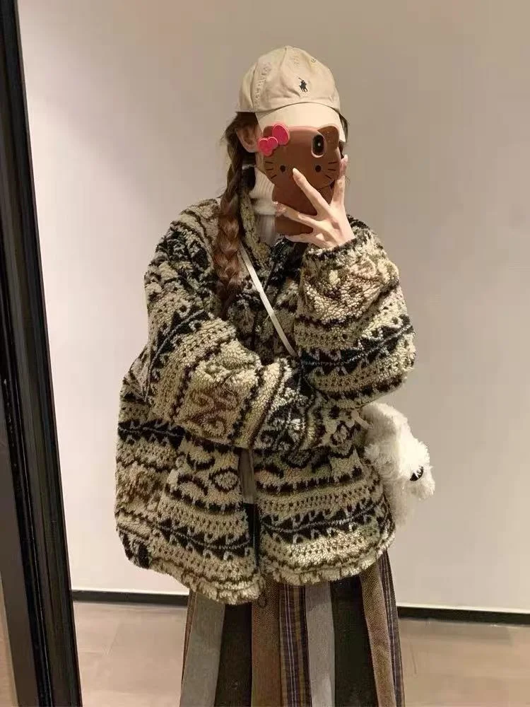 Теплая куртка из овечьей шерсти на молнии, повседневная, универсальная, с крупными ворсистыми волокнами, Feifei Island, женская модная верхняя одежда
Теплая куртка из овечьей шерсти на молнии, повседневная, универсальная, с крупными ворсистыми волокнами, Feifei Island, женская модная верхняя одежда