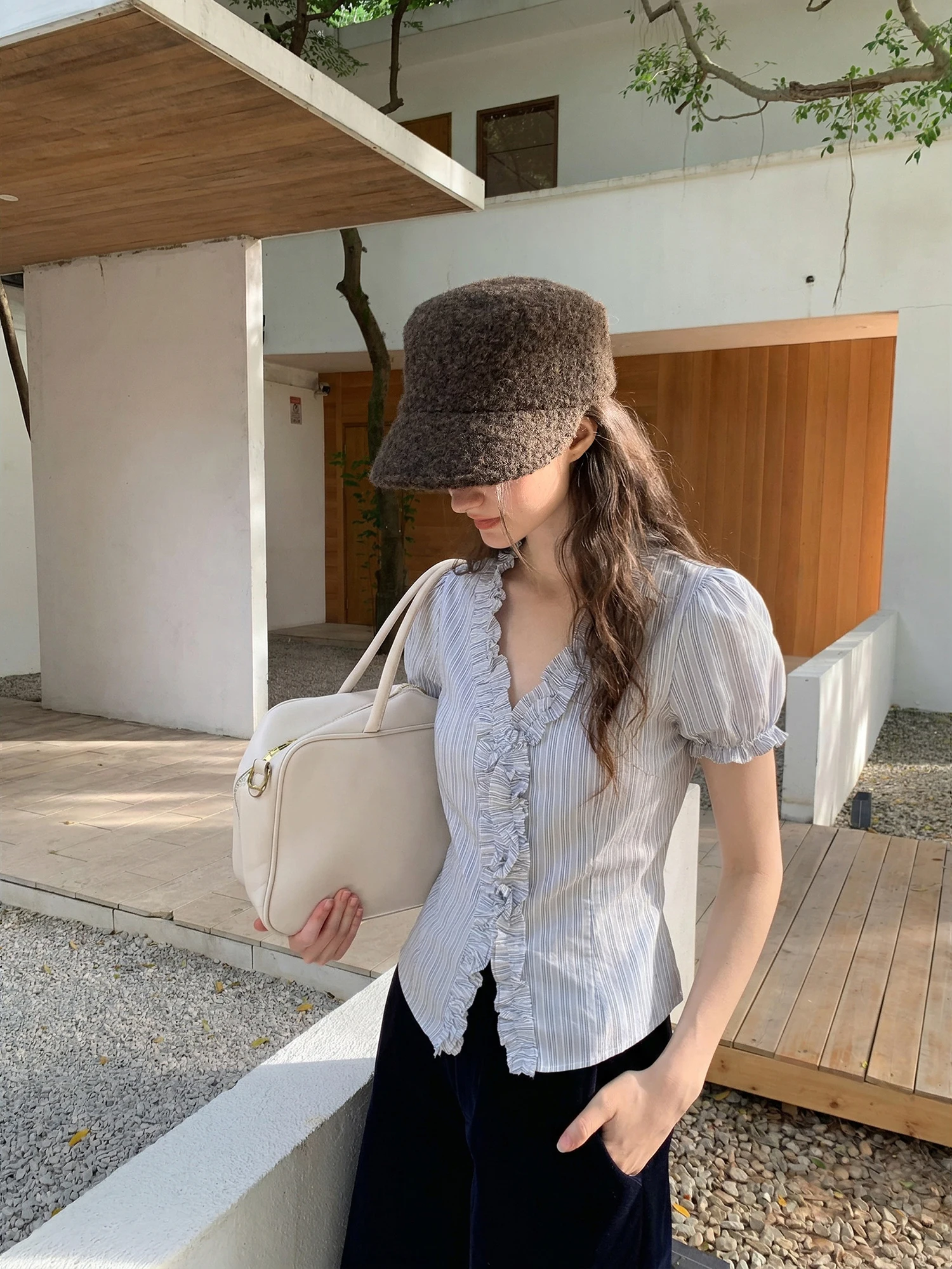 CRUCREAMSU Sweet Bubble Sleeve Striped Shirt Women's V-neck Waist-cinched Short Top French Style Slim Fit Casual Wear
CRUCREAMSU Sweet Bubble Sleeve Striped Shirt Women's V-neck Waist-cinched Short Top French Style Slim Fit Casual Wear