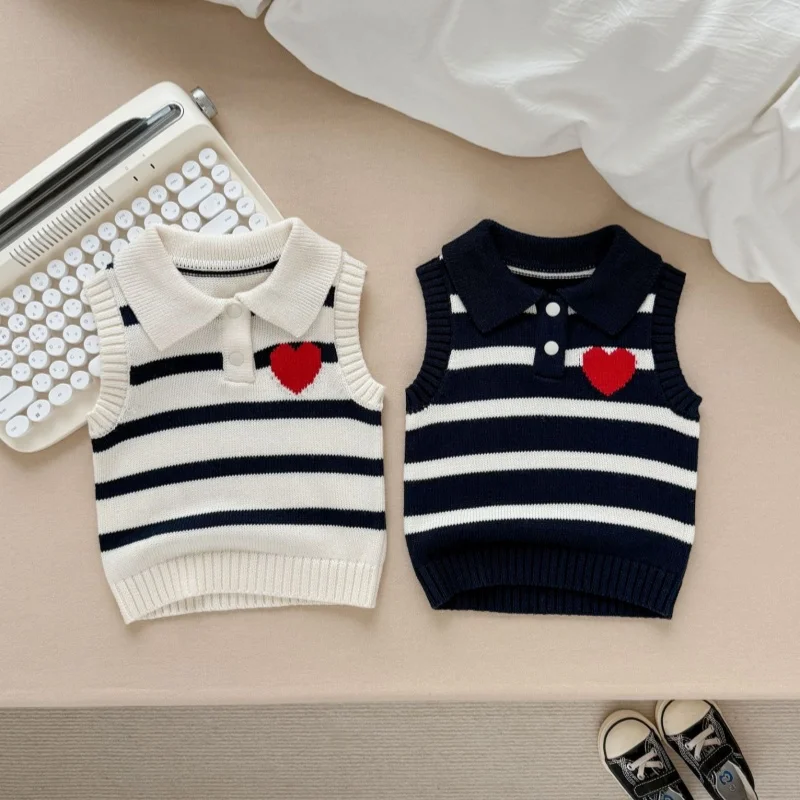 Свитер без рукавов для новорожденных девочек 0-3 лет, весенний вязаный полосатый жилет для маленьких девочек, воротник-поло с сердечком, мягкая детская повседневная осенняя модная одежда
Свитер без рукавов для новорожденных девочек 0-3 лет, весенний вязаный полосатый жилет для маленьких девочек, воротник-поло с сердечком, мягкая детская повседневная осенняя модная одежда
