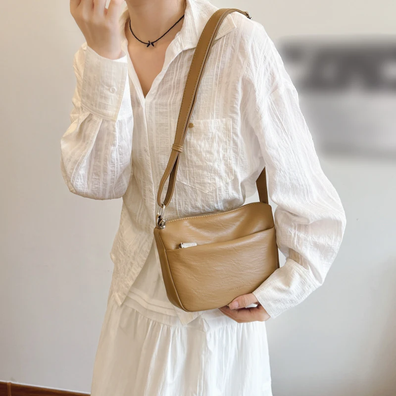 PU Women Gym Crossbody Shoulder Bag Adjustable Strap Communting Shopping Leisure Handbag Large Storage Lightweight Travel Tote
PU Women Gym Crossbody Shoulder Bag Adjustable Strap Communting Shopping Leisure Handbag Large Storage Lightweight Travel Tote