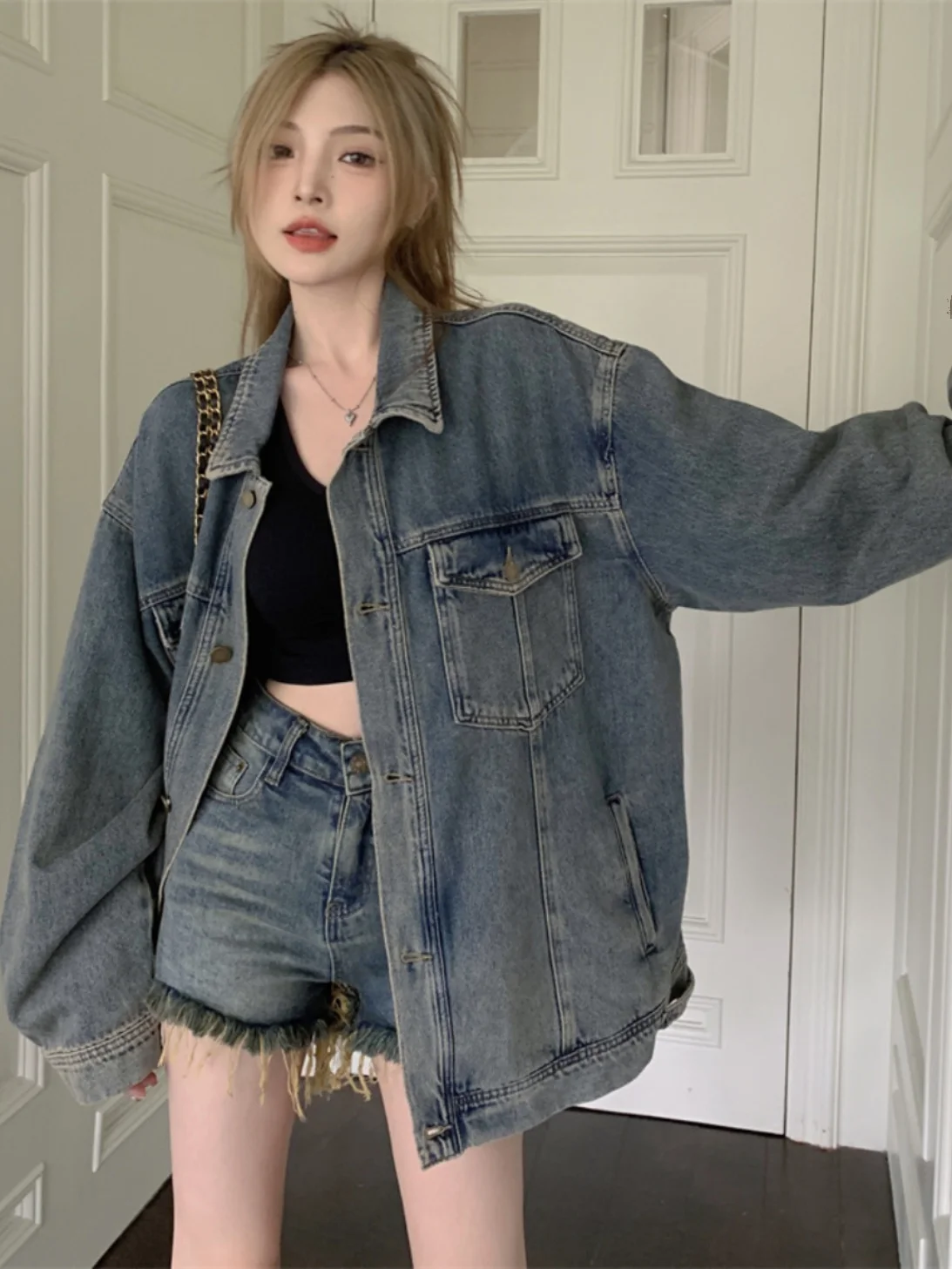 Джинсовые пальто, женские осенние пальто в рубчик с поясом, спортивная одежда, большие плиссированные студенческие короткие расклешенные пальто с вышивкой на шнурке
Джинсовые пальто, женские осенние пальто в рубчик с поясом, спортивная одежда, большие плиссированные студенческие короткие расклешенные пальто с вышивкой на шнурке