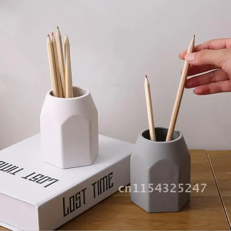 Simple New Silicone Pencil Holder Stand Desktop Storage Case Box Desk Office Organizer School Stationery Supplies Holder
Simple New Silicone Pencil Holder Stand Desktop Storage Case Box Desk Office Organizer School Stationery Supplies Holder