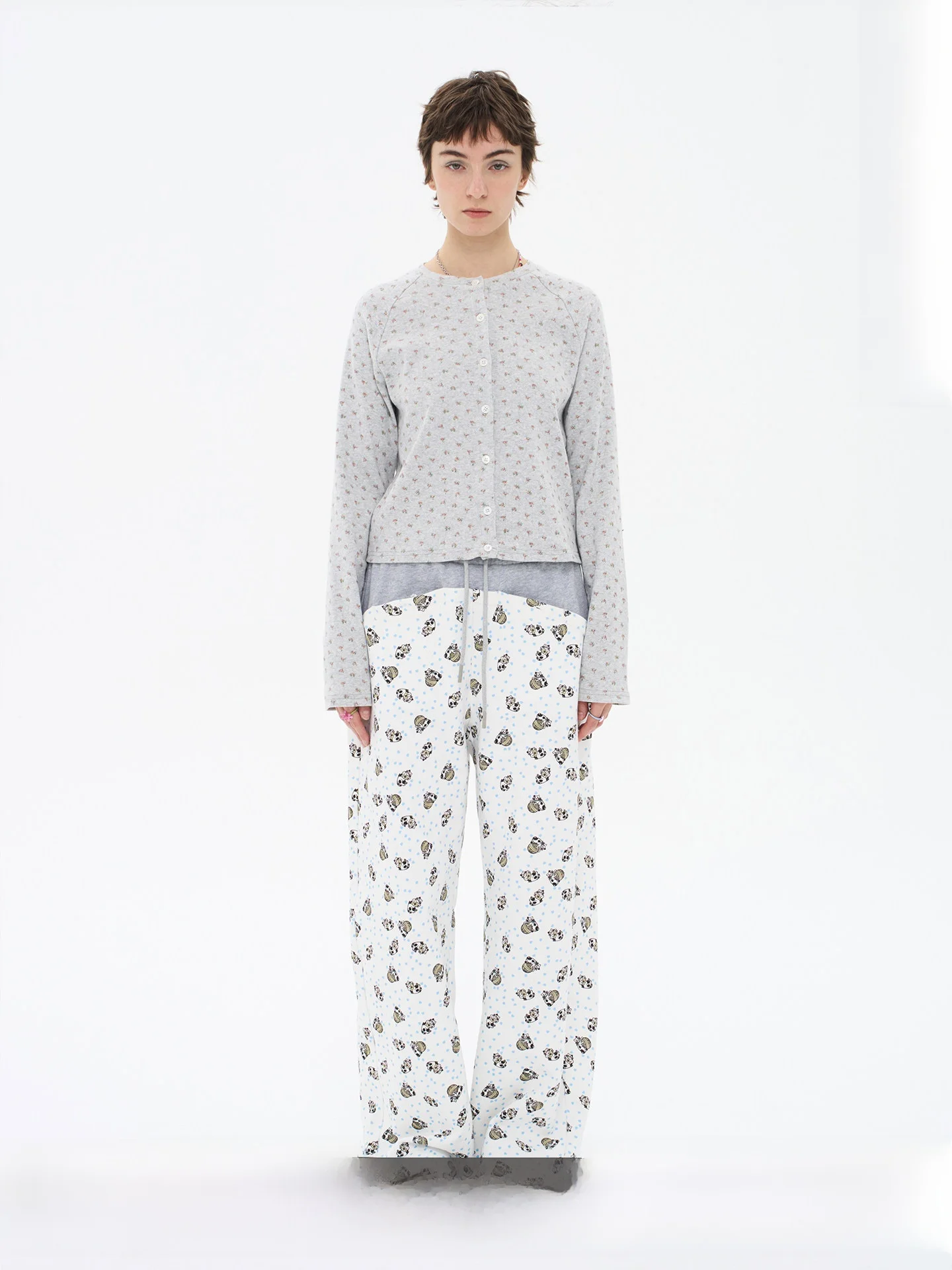 Nice Garden Floral Print Knitted Slim Fit Open Cardigan round Neck Base Shirt Soft Cotton Long Sleeve Casual Style Spring 2026
Nice Garden Floral Print Knitted Slim Fit Open Cardigan round Neck Base Shirt Soft Cotton Long Sleeve Casual Style Spring 2026