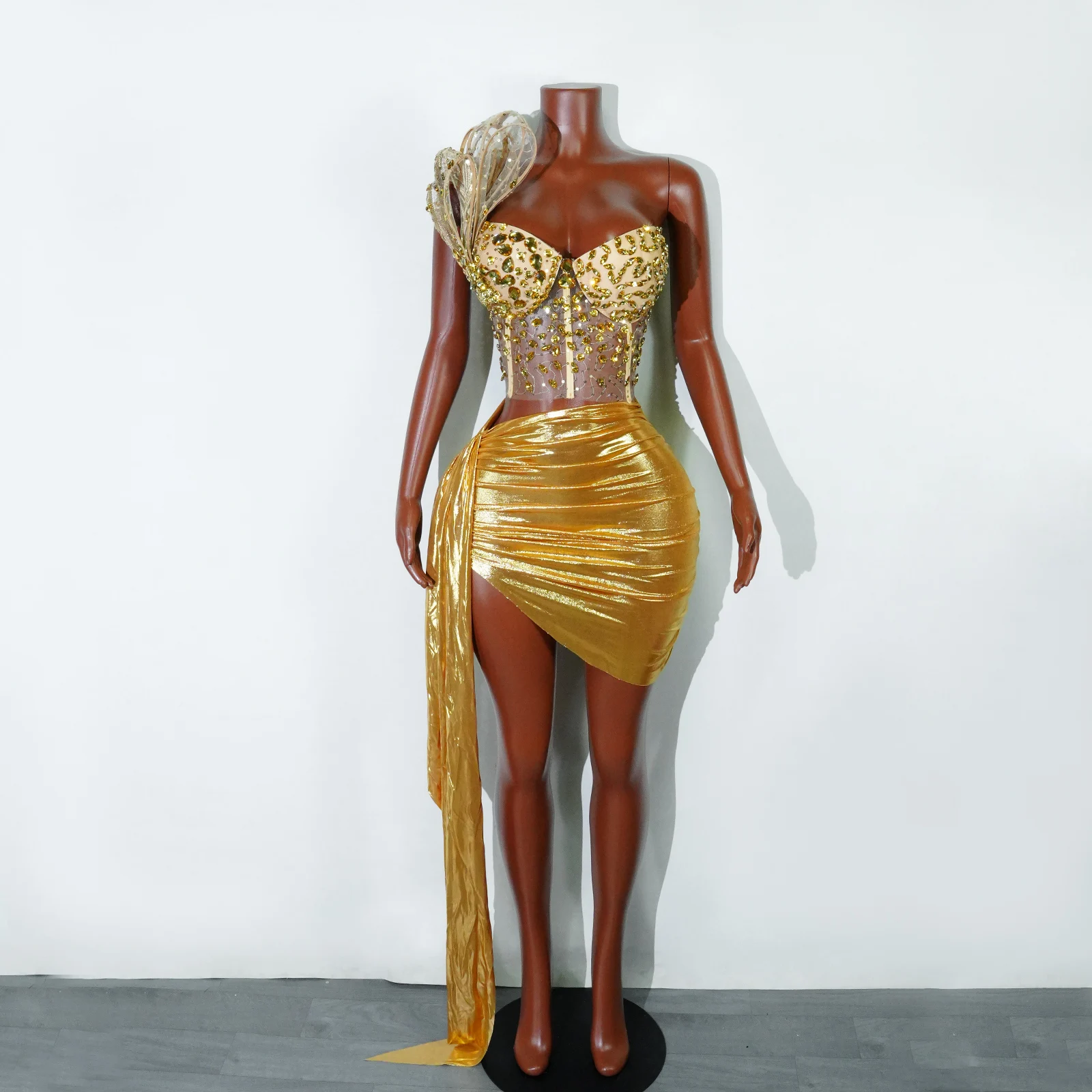 Sexy Strapless Rhinestone Gold Two Piece Set Design Skirt Stage Nightclub Party Celebrate Birthday Prom Show Outfit Wholesale
Sexy Strapless Rhinestone Gold Two Piece Set Design Skirt Stage Nightclub Party Celebrate Birthday Prom Show Outfit Wholesale