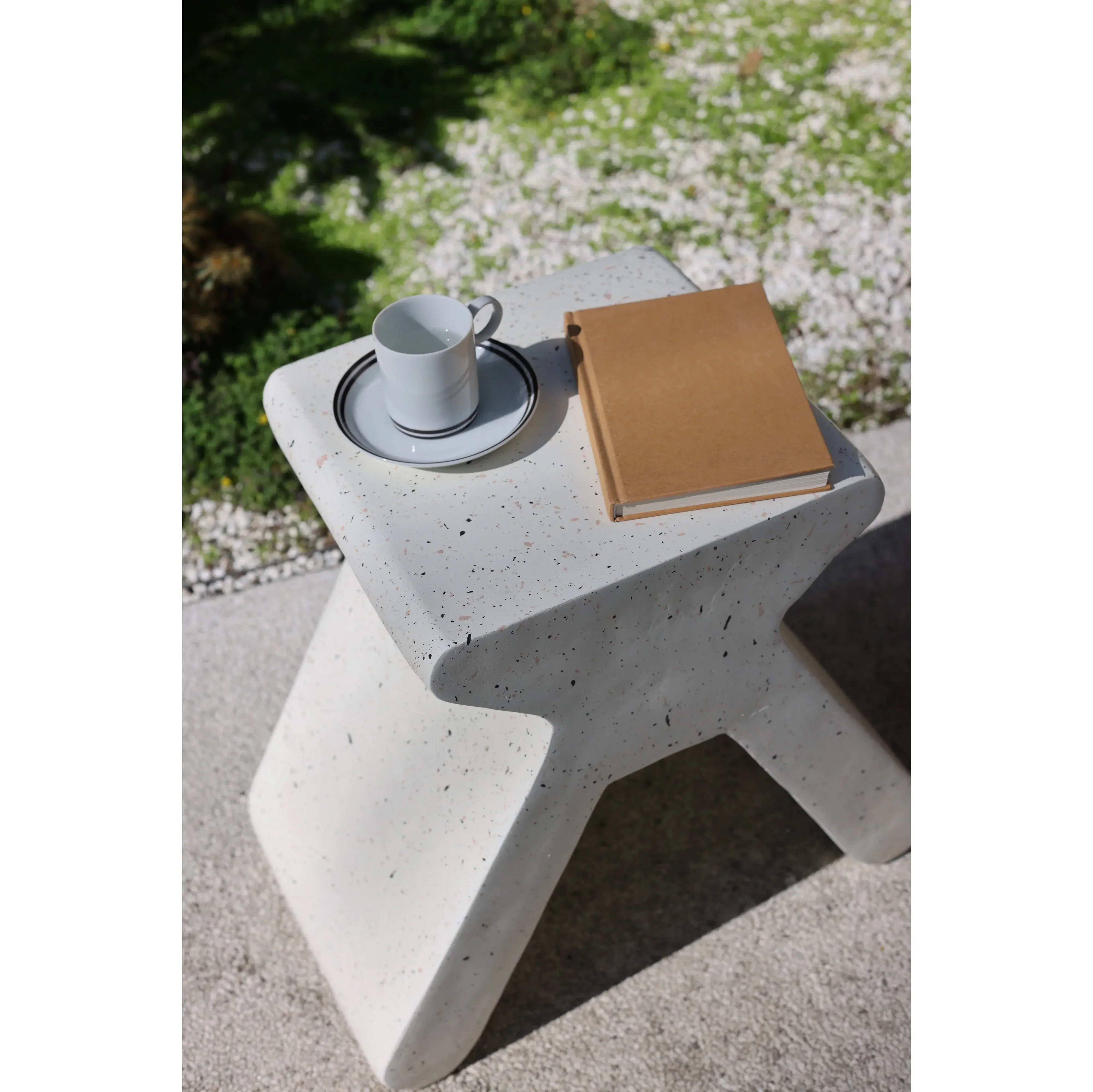 White Special-shaped Imitation Terrazzo Extremely Simple Modern Side Table Corners Art Design Cute Mesas Living Room Furniture
White Special-shaped Imitation Terrazzo Extremely Simple Modern Side Table Corners Art Design Cute Mesas Living Room Furniture