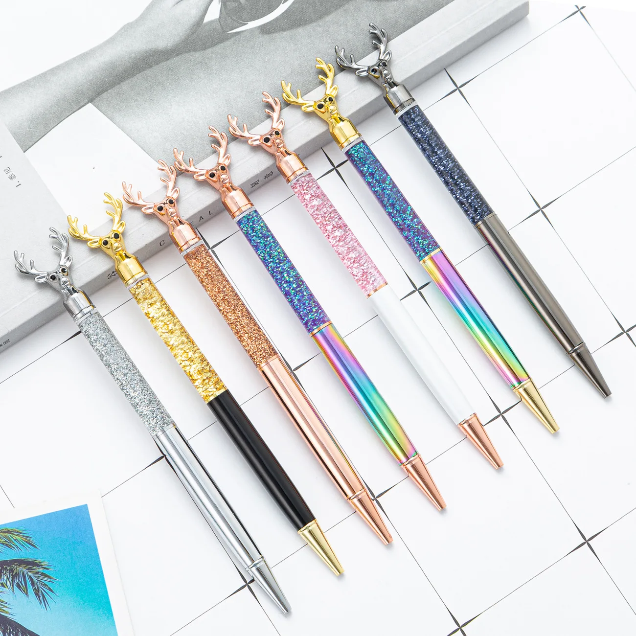 Шариковая ручка в форме головы оленя, выдвижные рождественские блестящие ручки, ручка с кристаллами зыбучих песков, черные чернила GeL для рождественской вечеринки
Шариковая ручка в форме головы оленя, выдвижные рождественские блестящие ручки, ручка с кристаллами зыбучих песков, черные чернила GeL для рождественской вечеринки