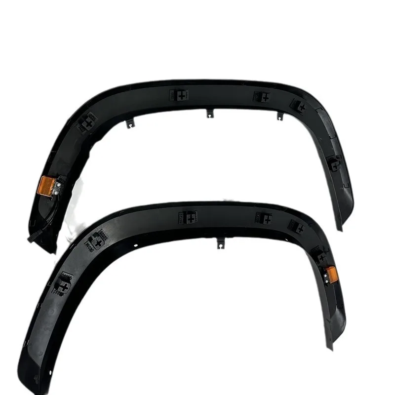 Wheel eyebrow with lamp wheel arc side encloses wide body wheel arc
Wheel eyebrow with lamp wheel arc side encloses wide body wheel arc