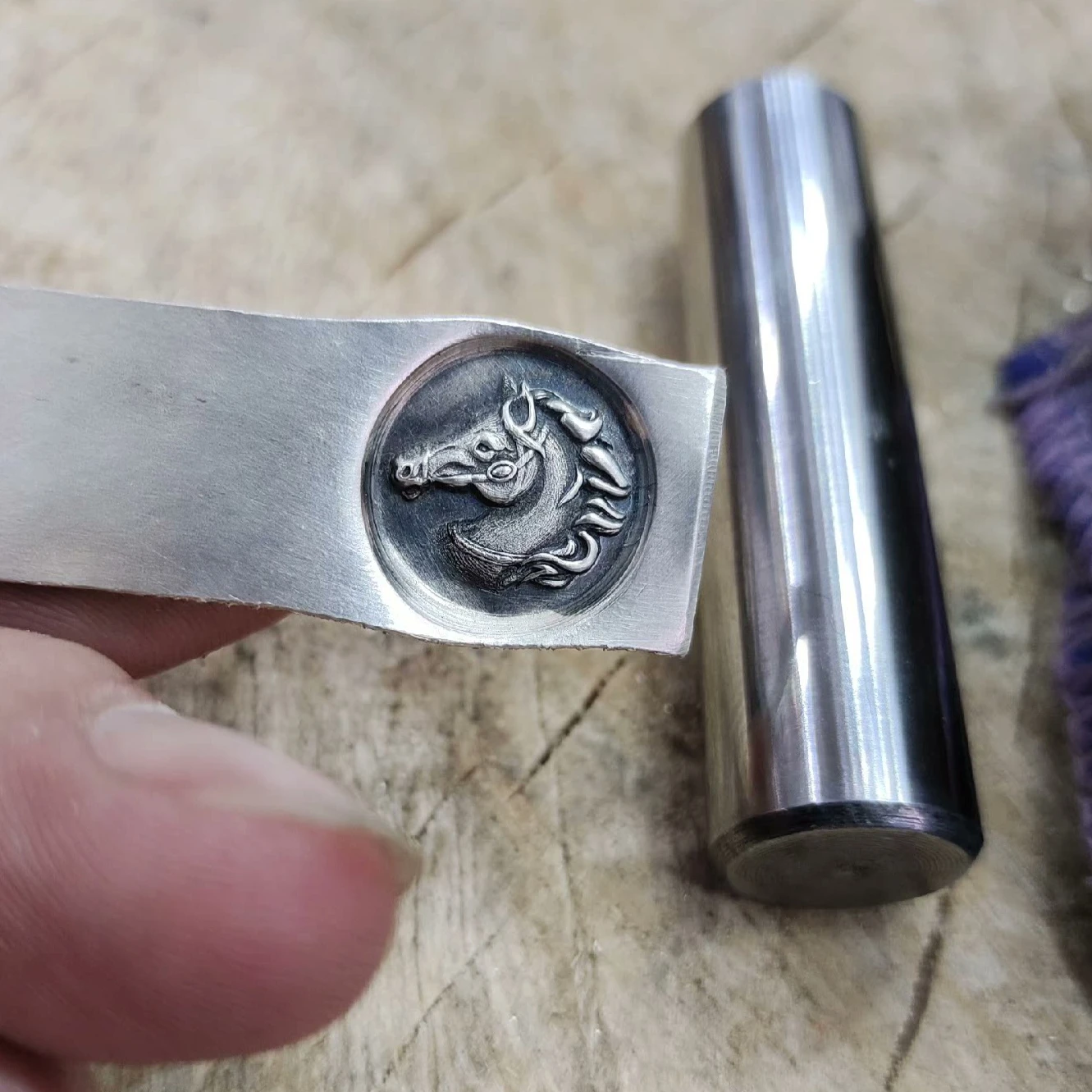 3D Horse Head Design Metal Stamping Punch Jewelry Stamps Metal Punching Tool Leather Silver Gold DIY Marking Embossing Stamper
3D Horse Head Design Metal Stamping Punch Jewelry Stamps Metal Punching Tool Leather Silver Gold DIY Marking Embossing Stamper