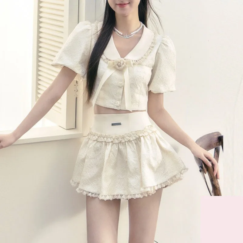 Vintage Classic Short Suit Women 2023 Summer Short Sleeve Tops High Waist Shorts Two Piece Set
Vintage Classic Short Suit Women 2023 Summer Short Sleeve Tops High Waist Shorts Two Piece Set