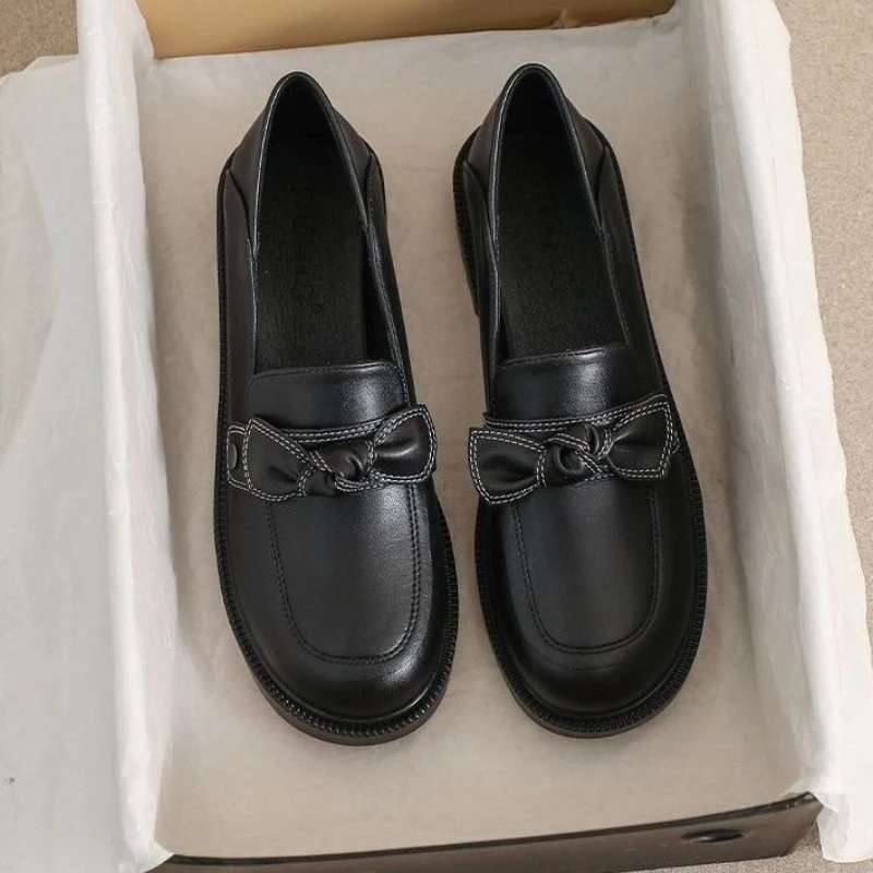 2026 Women Genuine Leather Loafers Flat Shoes British Style Spring Summer Autumn Casual Comfortable Non Slip Soft Sole
2026 Women Genuine Leather Loafers Flat Shoes British Style Spring Summer Autumn Casual Comfortable Non Slip Soft Sole