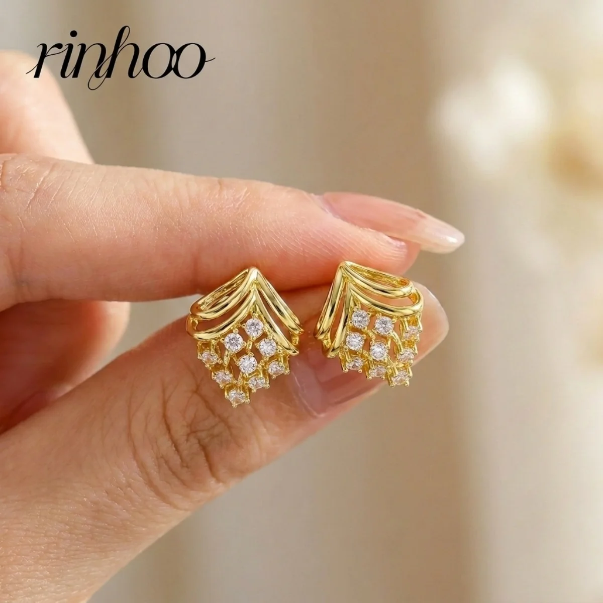 Rinhoo Sparkling Cubic Zircon Hollow Rhombus Stud Earrings For Women Men Creative Grape Geometric Earrings Aesthetics Jewelry
Rinhoo Sparkling Cubic Zircon Hollow Rhombus Stud Earrings For Women Men Creative Grape Geometric Earrings Aesthetics Jewelry