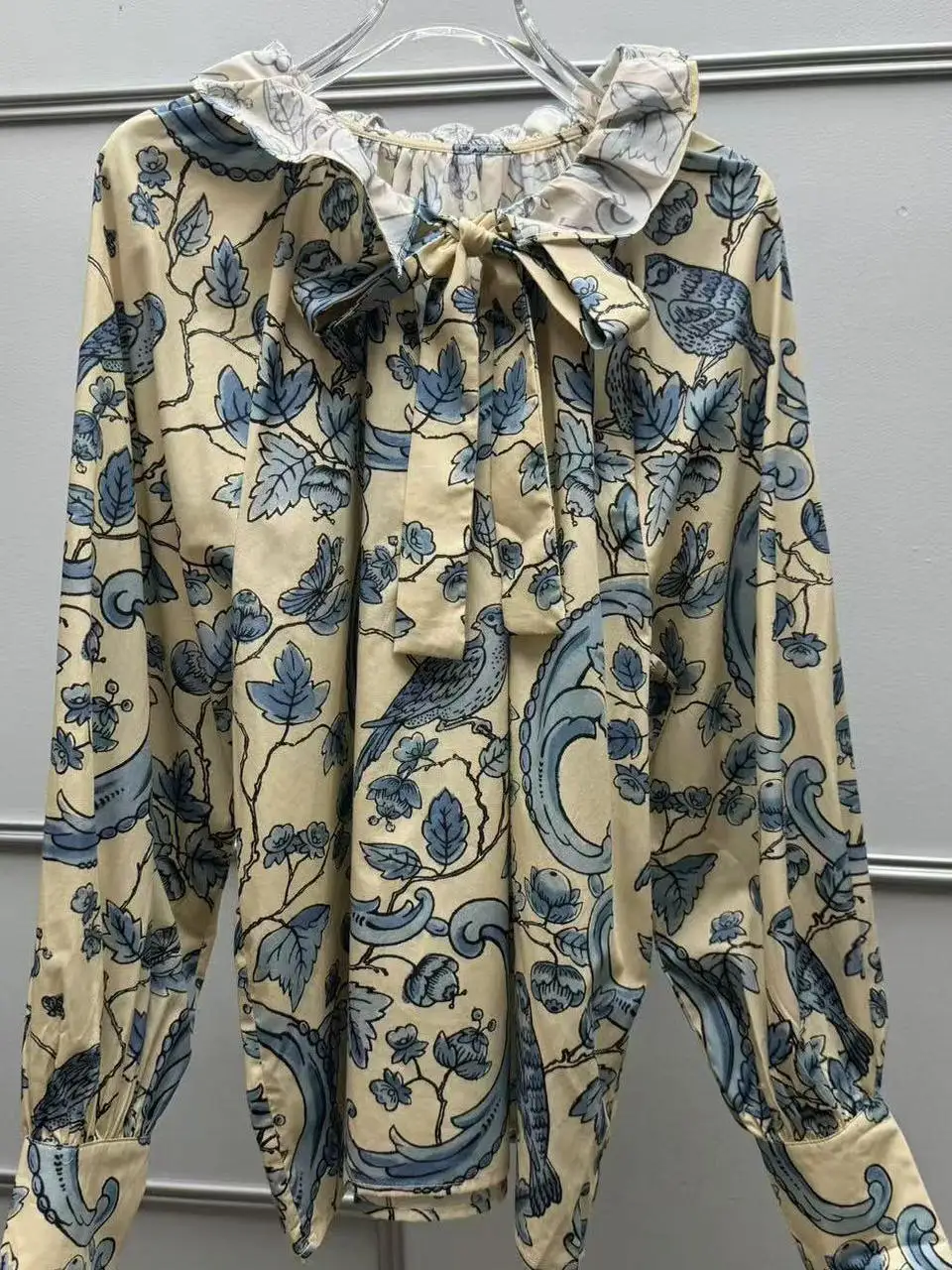 Loose Animal Print Blouse with Bubble Sleeves And Bow Tie Cotton Casual Style Spring Summer New Arrival Women's Shirt
Loose Animal Print Blouse with Bubble Sleeves And Bow Tie Cotton Casual Style Spring Summer New Arrival Women's Shirt