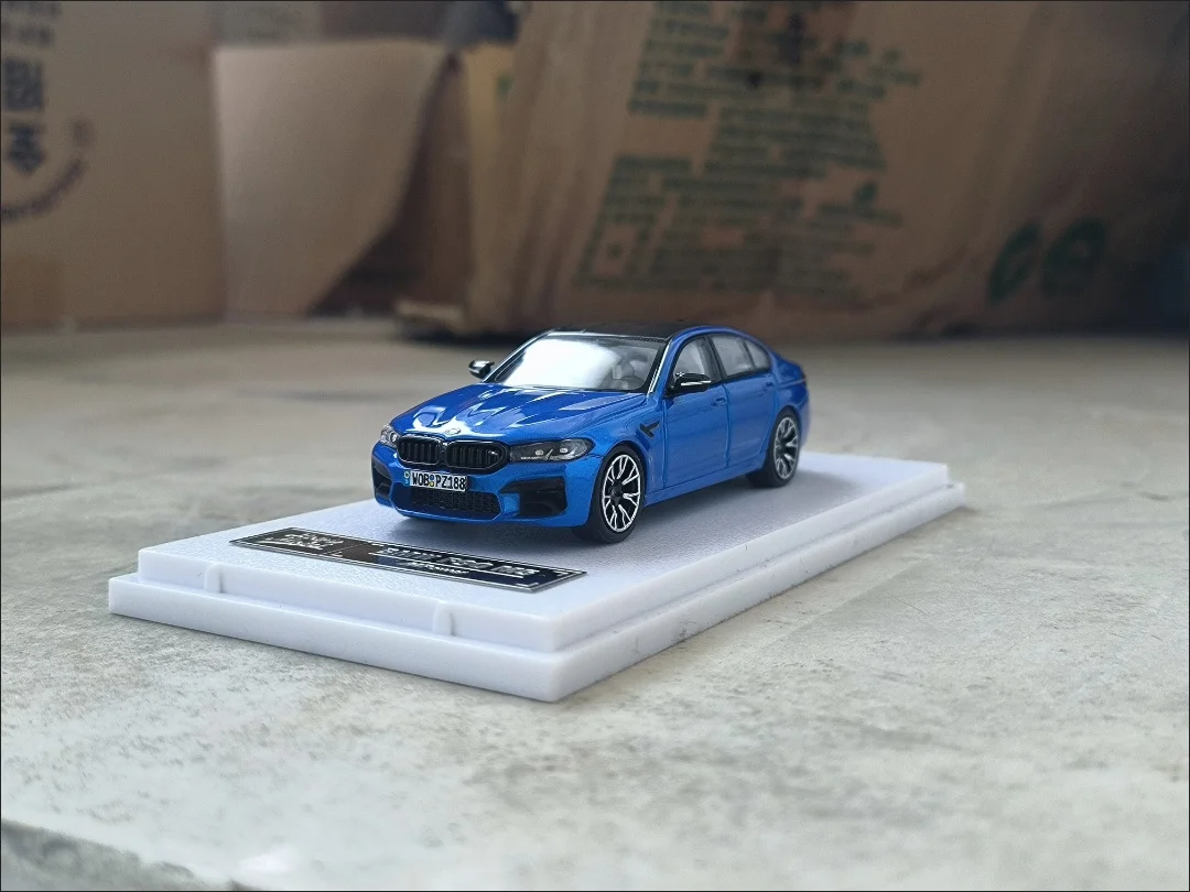 HM Howie Model 1/64 BMW M5 F90 Die-cast Car Model
HM Howie Model 1/64 BMW M5 F90 Die-cast Car Model