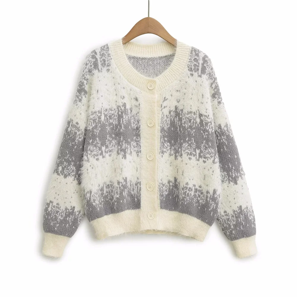 UNIZERA 2025 new women's clothing design with European and American style elegant round neck knitted cardigan top
UNIZERA 2025 new women's clothing design with European and American style elegant round neck knitted cardigan top