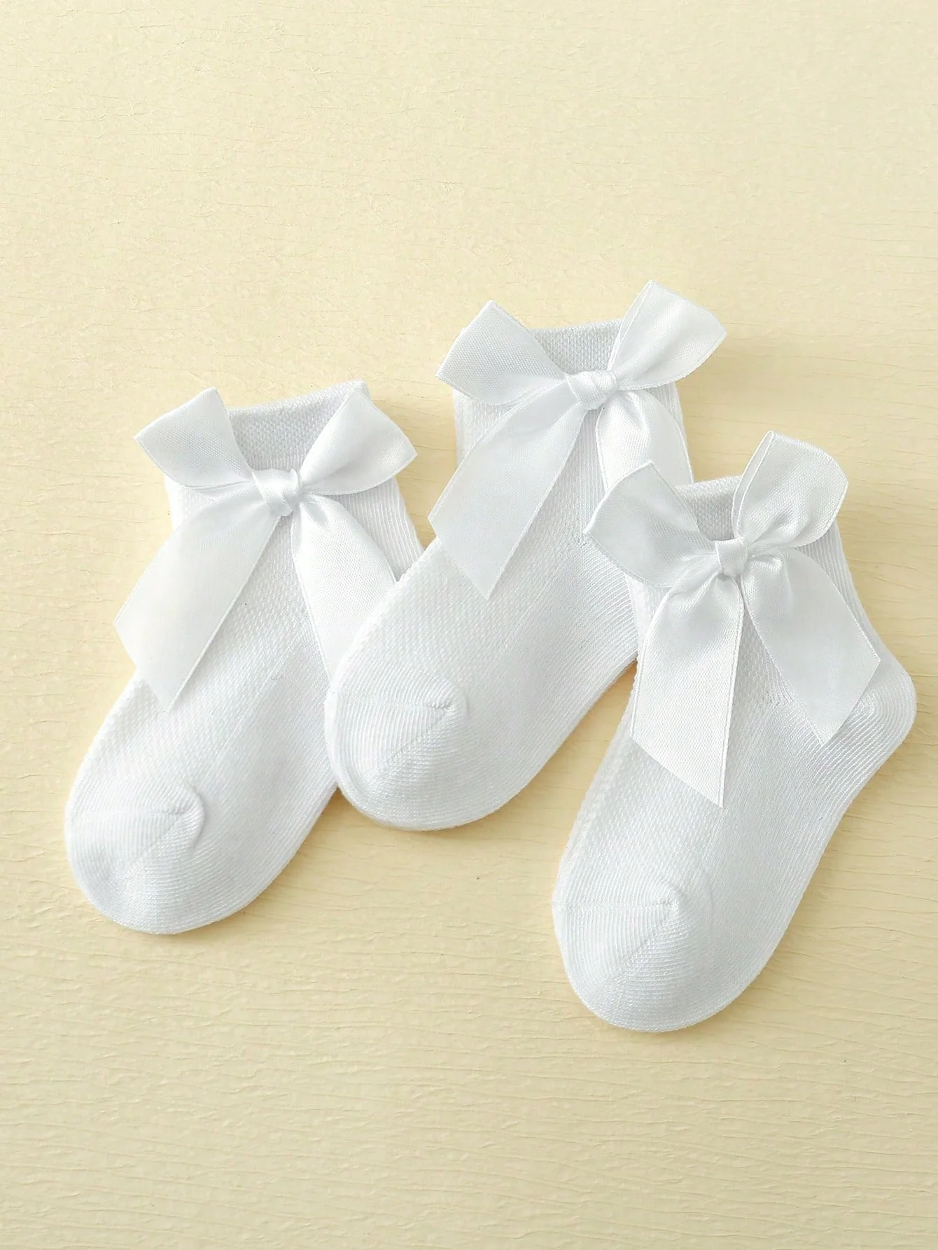 3 Pairs of Baby Girls Sockings with Bows, Breathable and Sweat-Absorbent Socks for Kids, Suitable for Wearing All Year Round
3 Pairs of Baby Girls Sockings with Bows, Breathable and Sweat-Absorbent Socks for Kids, Suitable for Wearing All Year Round