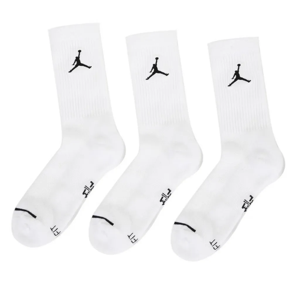 Nike Men's and Women's Sports Socks, 3-Pack Basketball Socks: Durable, Soft, Moisture-Wicking Cotton Socks SX5545-100
Nike Men's and Women's Sports Socks, 3-Pack Basketball Socks: Durable, Soft, Moisture-Wicking Cotton Socks SX5545-100