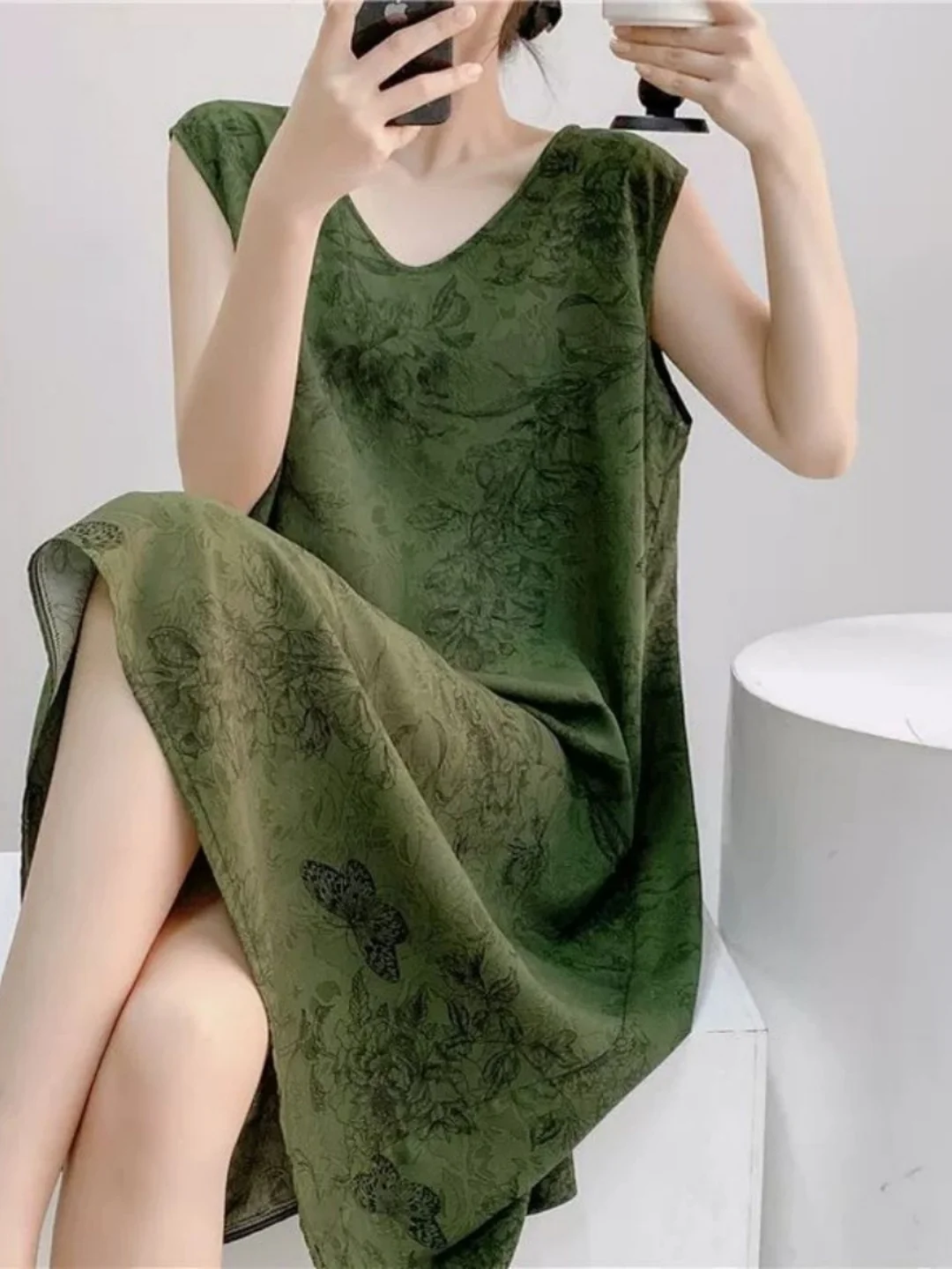 plus Size Floral Print Sleepwear Tank Top V-Neck Lightweight Summer Loose Fit Nightgown for plus Size Women Comfortable Home ...
plus Size Floral Print Sleepwear Tank Top V-Neck Lightweight Summer Loose Fit Nightgown for plus Size Women Comfortable Home ...