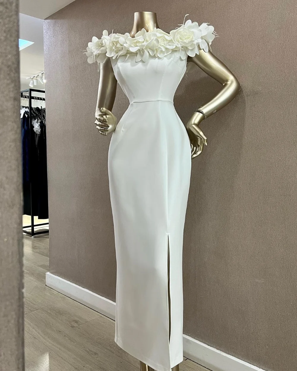 Customized High Quality Sizes Available Jersey Handmade Flower Feather Straight Boat Neck Long Dresses Bespoke Occasion Dresses
Customized High Quality Sizes Available Jersey Handmade Flower Feather Straight Boat Neck Long Dresses Bespoke Occasion Dresses