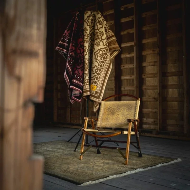 Laoshan pure wool blanket Zidong 100% wool
Laoshan pure wool blanket Zidong 100% wool