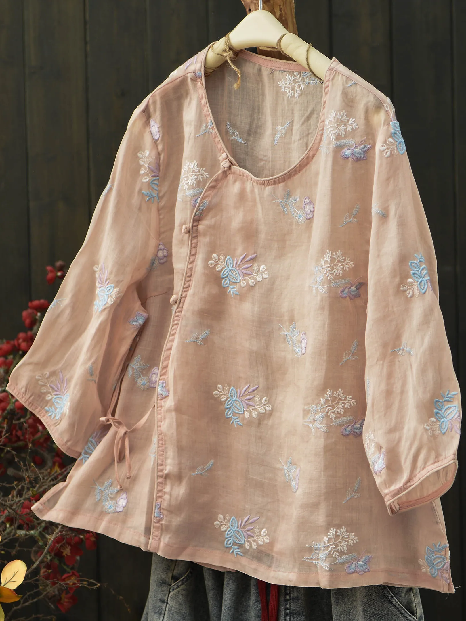 Loose Breathable Embroidered Linen Shirt Women's mid Sleeve Top Summer New Style Ethnic Style Loose Fit Airy Linen Shirt
Loose Breathable Embroidered Linen Shirt Women's mid Sleeve Top Summer New Style Ethnic Style Loose Fit Airy Linen Shirt