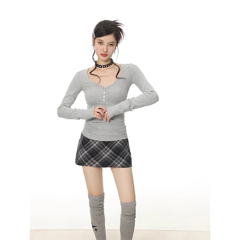 2023 Autumn New Solid Color Fashion V-neck T-Shirts Women High Street Casual Slim Long Sleeve Chic All-match Pullovers
2023 Autumn New Solid Color Fashion V-neck T-Shirts Women High Street Casual Slim Long Sleeve Chic All-match Pullovers