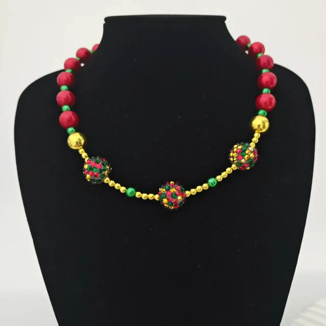 Red and Green Christmas Necklace Christmas Gold Colorful Shiny Beads Collarbone Chain Contrasting Bead Necklace Handmade
Red and Green Christmas Necklace Christmas Gold Colorful Shiny Beads Collarbone Chain Contrasting Bead Necklace Handmade