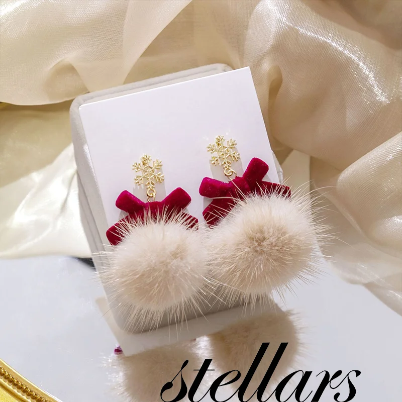 Autumn and Winter Wine Red Bow Velvet Earrings Christmas Snowflake Pom-Pom Chain Dangle Earrings for Women
Autumn and Winter Wine Red Bow Velvet Earrings Christmas Snowflake Pom-Pom Chain Dangle Earrings for Women