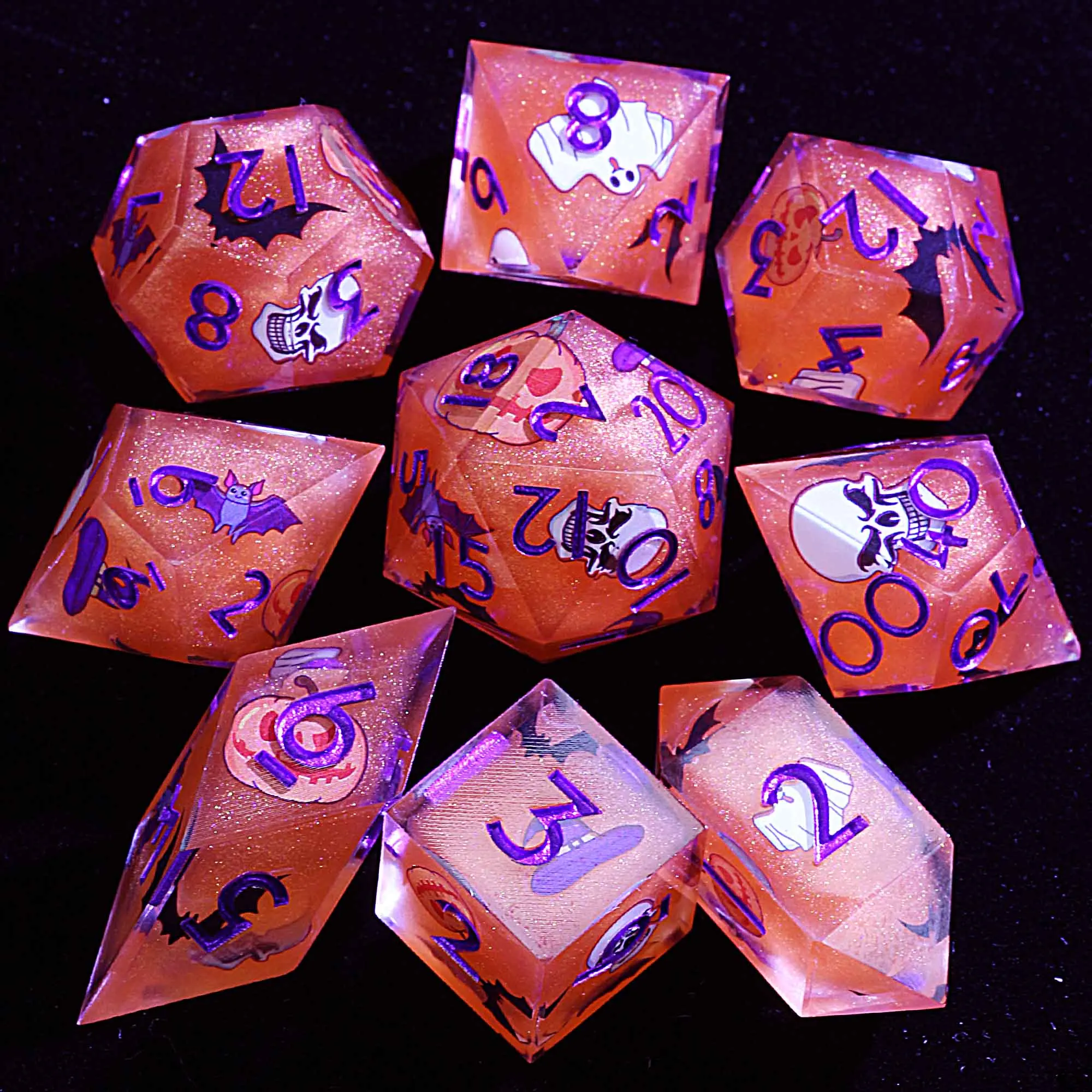 Хэллоуин 9. Наборы из многогранной смолы. Игральные кости D&D. Ухмылительная летучая мышь.
Хэллоуин 9. Наборы из многогранной смолы. Игральные кости D&D. Ухмылительная летучая мышь.