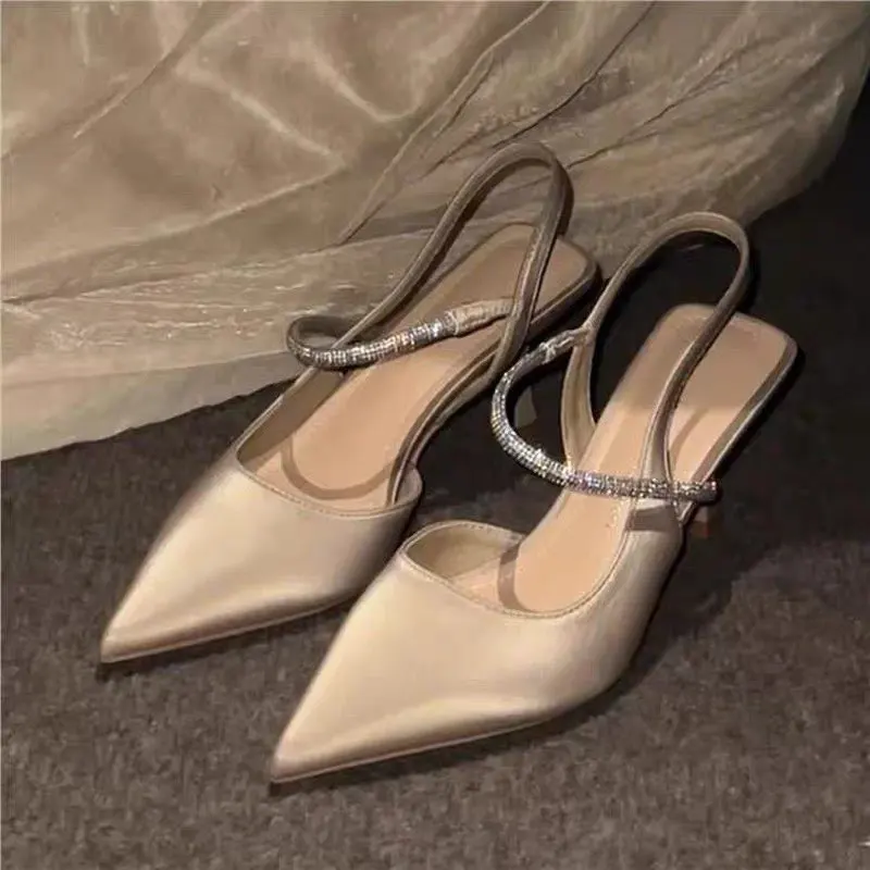 2026 Spring/Summer Strap High Heels Pointed Toe French Stiletto Beautiful Baotou Sandals
2026 Spring/Summer Strap High Heels Pointed Toe French Stiletto Beautiful Baotou Sandals