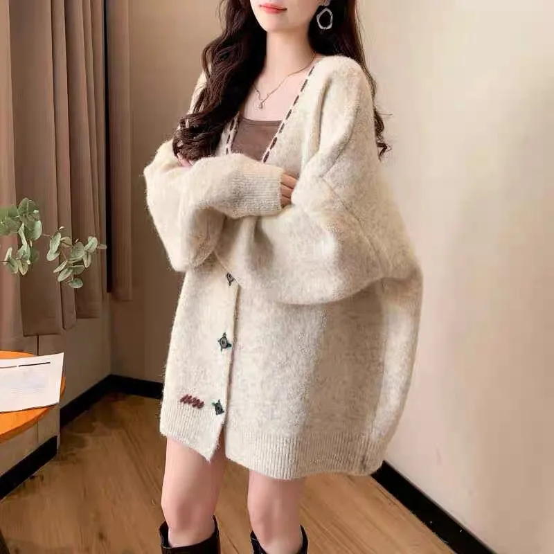 Осень-зима, новые модные женские свободные однотонные однобортные однобортные кардиганы с v-образным вырезом и длинными рукавами, повседневные модные вязаные кардиганы женские 
Осень-зима, новые модные женские свободные однотонные однобортные однобортные кардиганы с v-образным вырезом и длинными рукавами, повседневные модные вязаные кардиганы женские