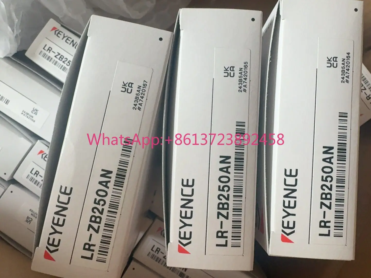 KEYENCE LR-ZB250AN Laser Sensor
KEYENCE LR-ZB250AN Laser Sensor