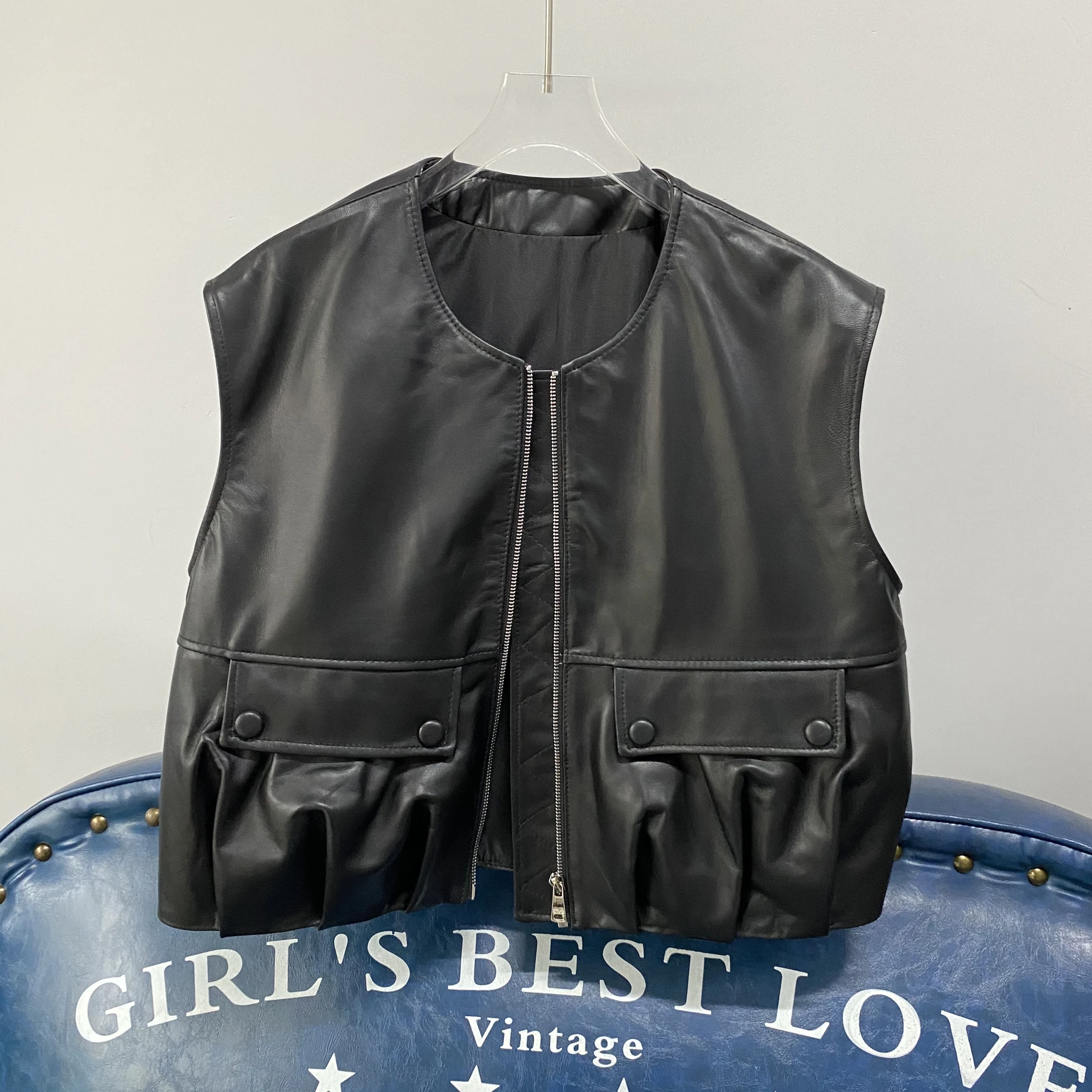 2024 Haining Genuine Leather ort Svel round Ne Women's Vest eepskin Biker Jaet Faionable Commute Sle Zipper...
2024 Haining Genuine Leather ort Svel round Ne Women's Vest eepskin Biker Jaet Faionable Commute Sle Zipper...