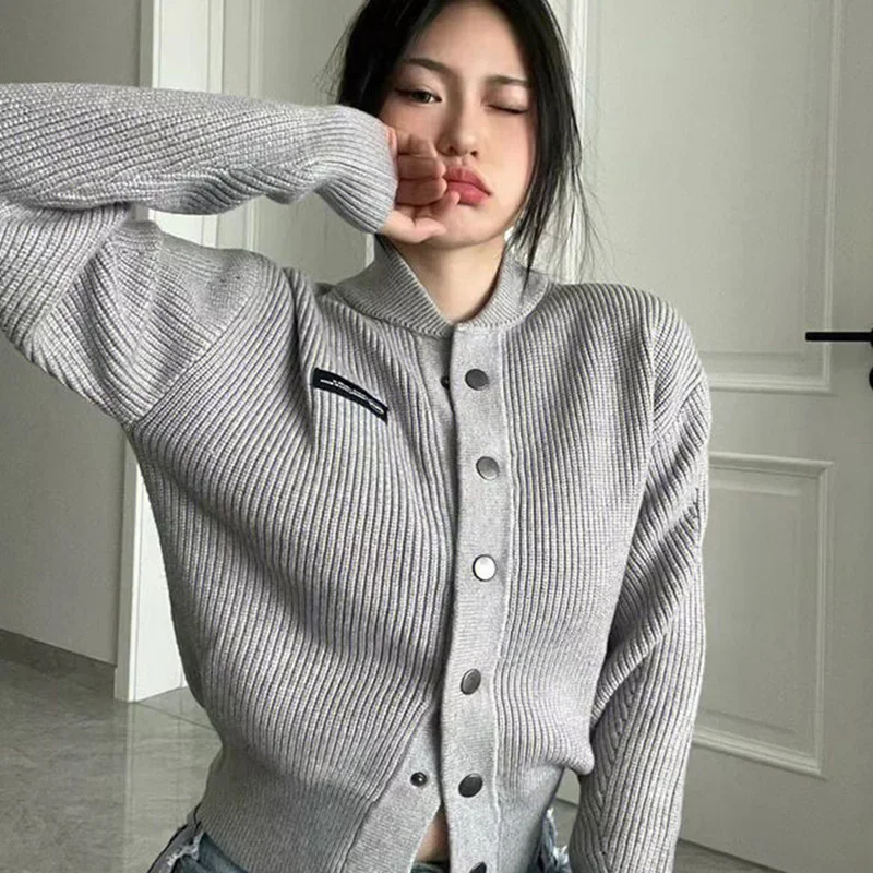 Autumn New High Quality Exquisite Grey Long Sleeved Knitted Cardigan Sweater Fashionable Casual Loose Comfortable Women's Top
Autumn New High Quality Exquisite Grey Long Sleeved Knitted Cardigan Sweater Fashionable Casual Loose Comfortable Women's Top