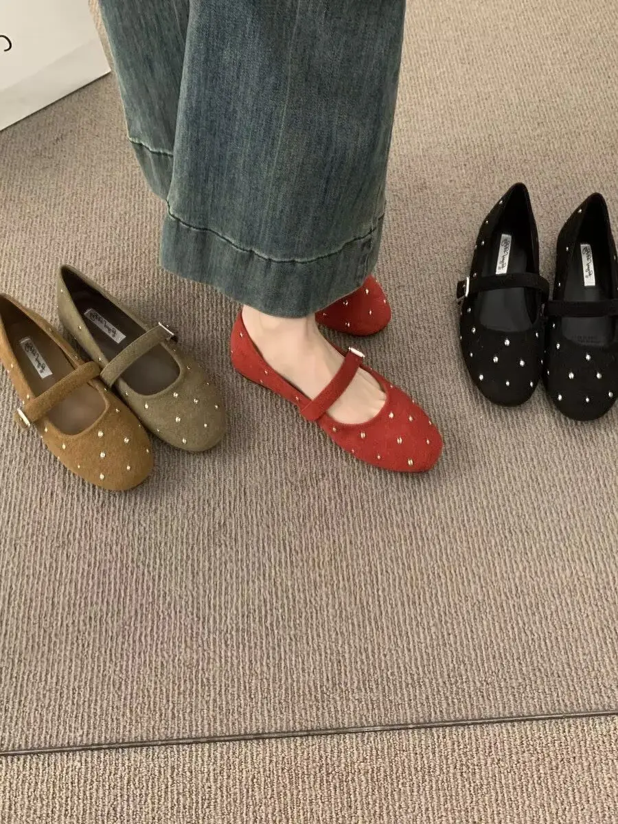 2026 New Design Women Sweet Red Faux Suede Mary Jane Flats Rhinestone Buckle Strap Casual Daily Shoes
2026 New Design Women Sweet Red Faux Suede Mary Jane Flats Rhinestone Buckle Strap Casual Daily Shoes