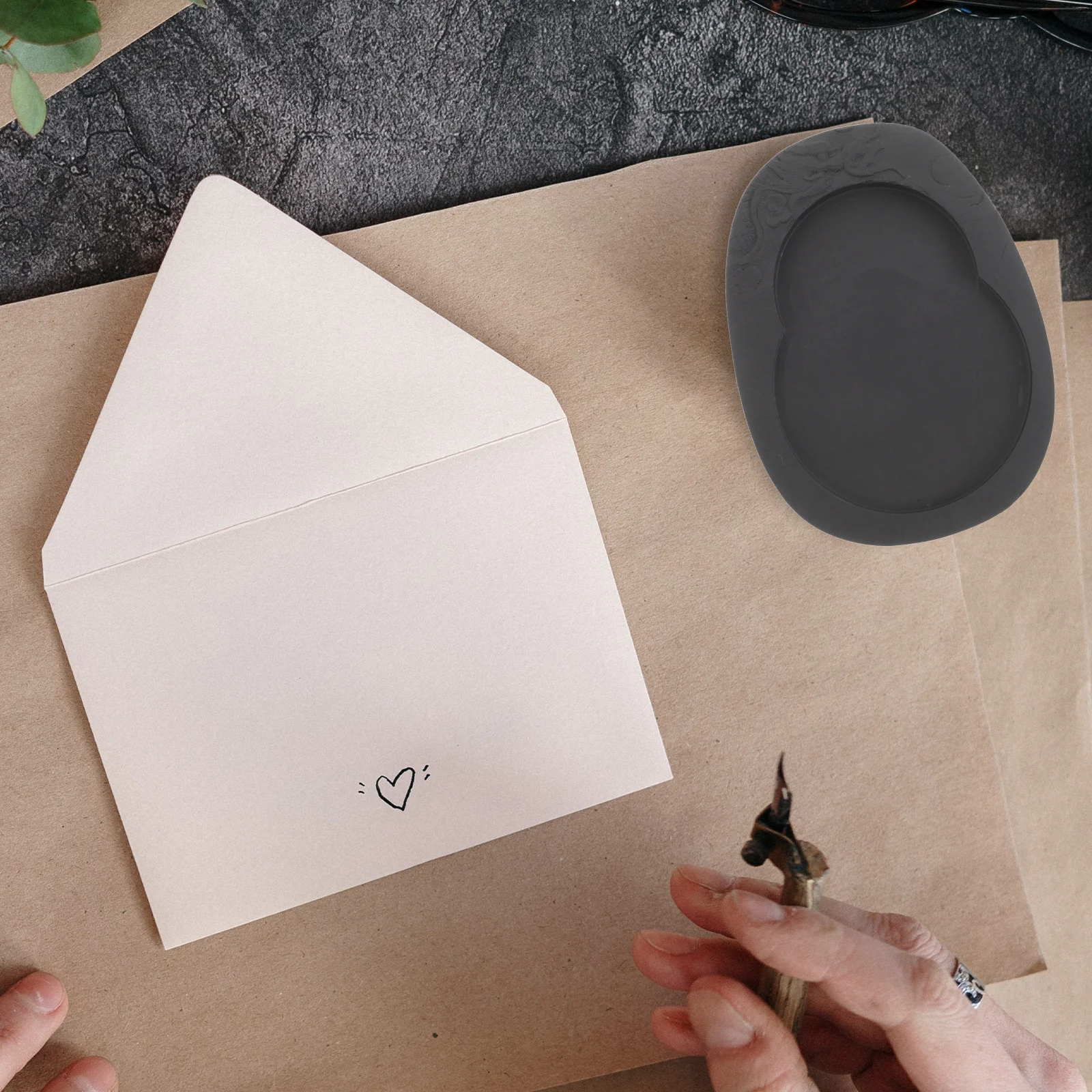 5-Inch Covered Calligraphy Inkstone Chinese Traditional Dragon Carved Grinding Inkslab For Writing Drawing Student Supply
5-Inch Covered Calligraphy Inkstone Chinese Traditional Dragon Carved Grinding Inkslab For Writing Drawing Student Supply