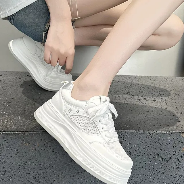 Women's Casual Breathable Lightweight Leather Mesh Sneakers Thick Bottom Fashionable Business Casual Shoes Low Cut Spring Summer
Women's Casual Breathable Lightweight Leather Mesh Sneakers Thick Bottom Fashionable Business Casual Shoes Low Cut Spring Summer