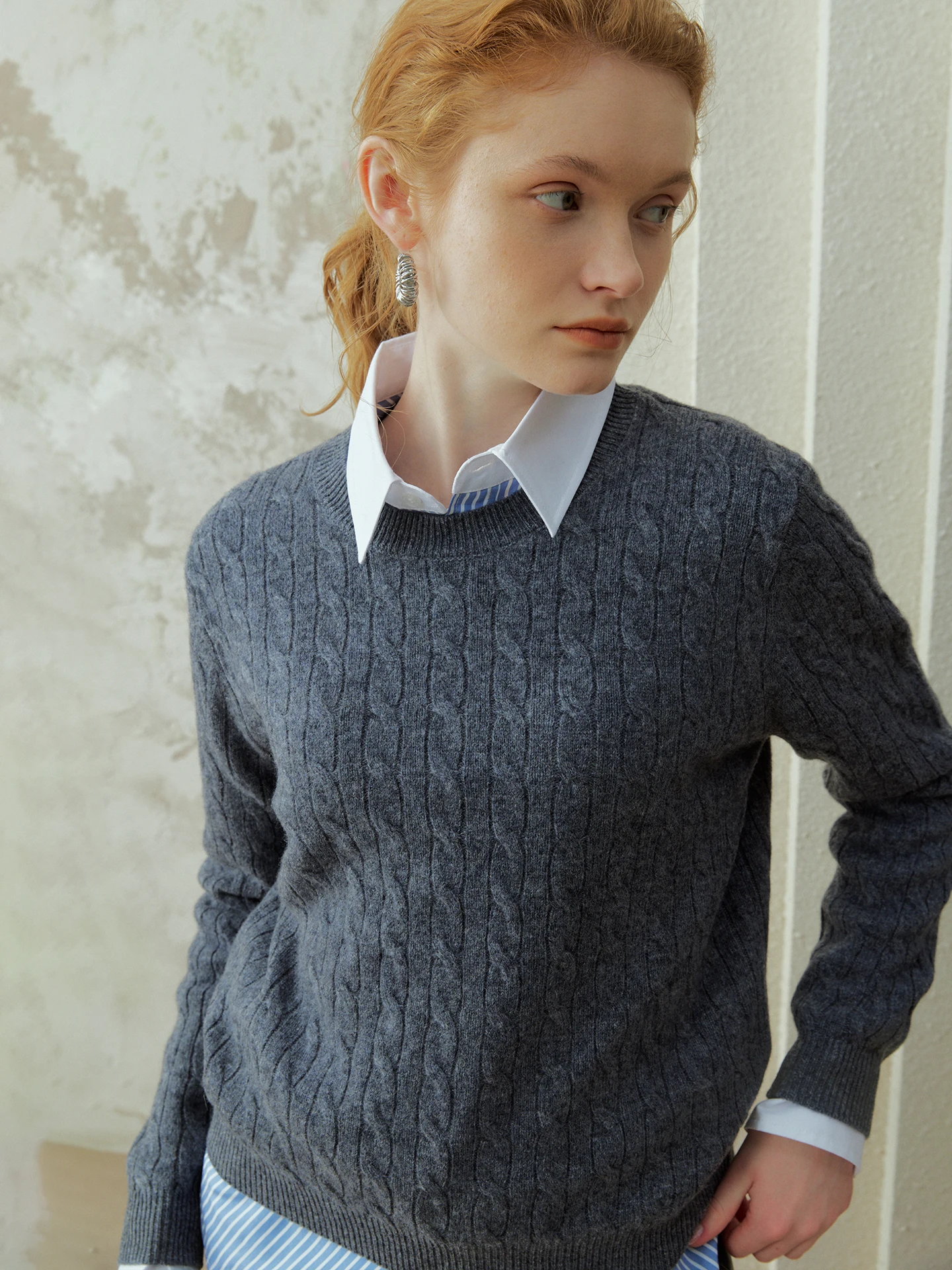 Женский свитер Oz High nce Twist Knit с круглым вырезом, осенне-зимний, 5 цветов, из мягкой шерсти, повседневный, для ношения под одеждой
Женский свитер Oz High nce Twist Knit с круглым вырезом, осенне-зимний, 5 цветов, из мягкой шерсти, повседневный, для ношения под одеждой