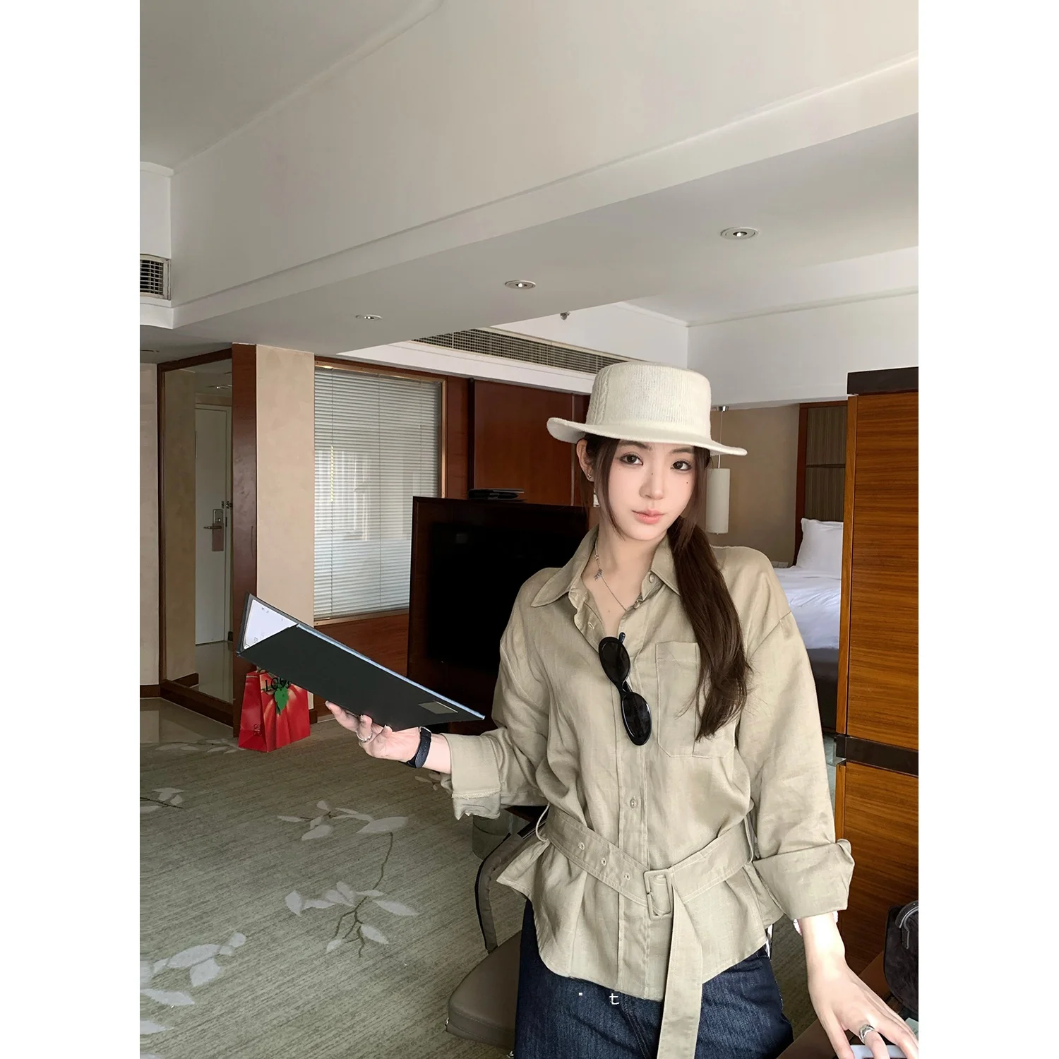 Женская льняная рубашка свободного кроя с поясом, в корейском стиле, прямого силуэта, с длинными рукавами, дышащая, комфортная, Y Studio
Женская льняная рубашка свободного кроя с поясом, в корейском стиле, прямого силуэта, с длинными рукавами, дышащая, комфортная, Y Studio