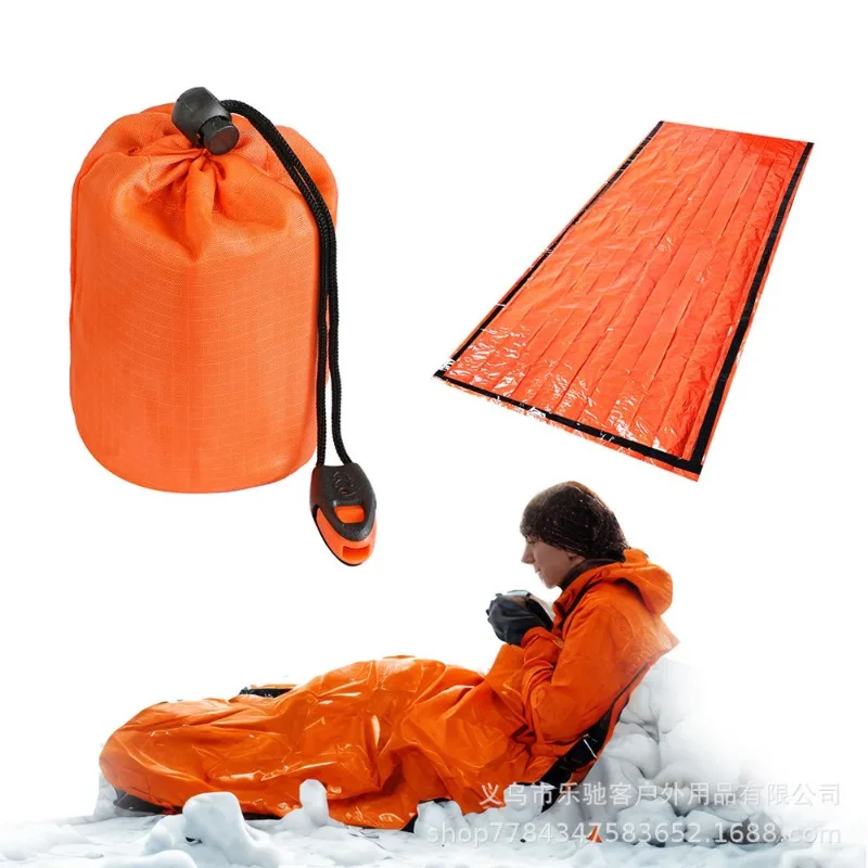 Outdoor emergency sleeping bag - Provides insulation and warmth - Suitable for hiking, camping and survival situations
Outdoor emergency sleeping bag - Provides insulation and warmth - Suitable for hiking, camping and survival situations
