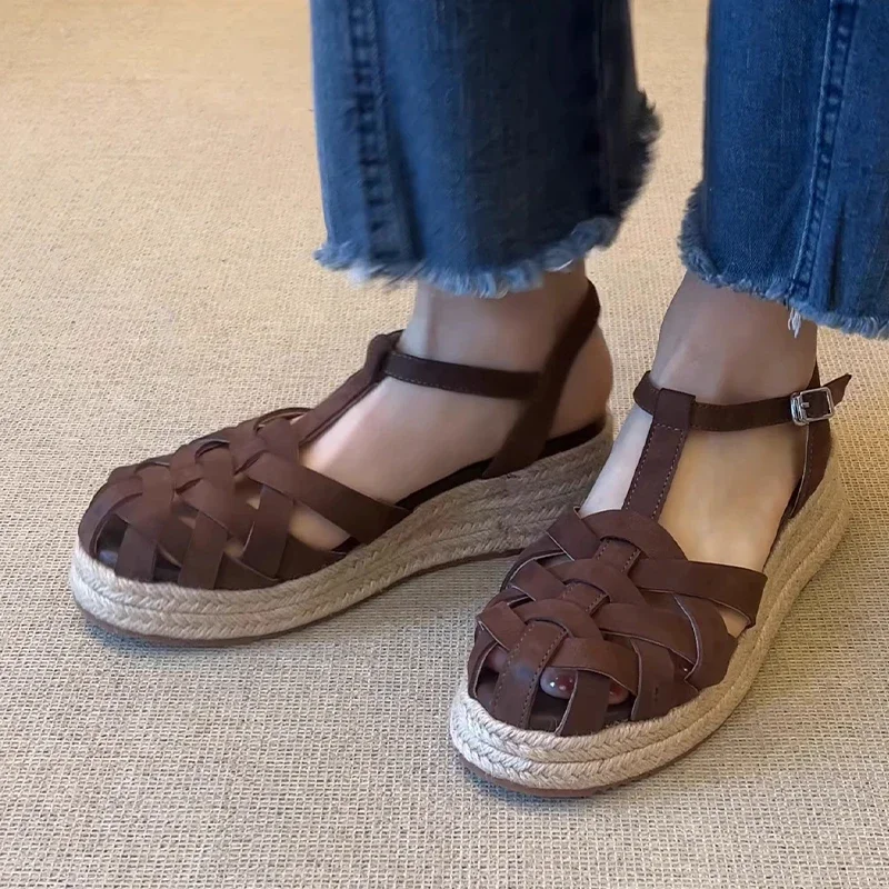 Женские сандалии на танкетке, дизайнерская обувь на плетеном каблуке, обувь на платформе, лето 2024, модные шлепанцы, новые тапочки на высоком каблуке, Mujer De Sandalias
Женские сандалии на танкетке, дизайнерская обувь на плетеном каблуке, обувь на платформе, лето 2024, модные шлепанцы, новые тапочки на высоком каблуке, Mujer De Sandalias