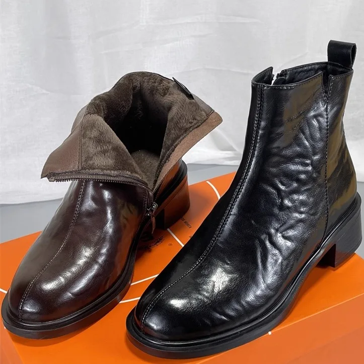 Женские кожаные ботинки челси 2025 года, новые, в английском стиле, на тонком каблуке, с подкладкой из натуральной кожи, без застежек
Женские кожаные ботинки челси 2025 года, новые, в английском стиле, на тонком каблуке, с подкладкой из натуральной кожи, без застежек