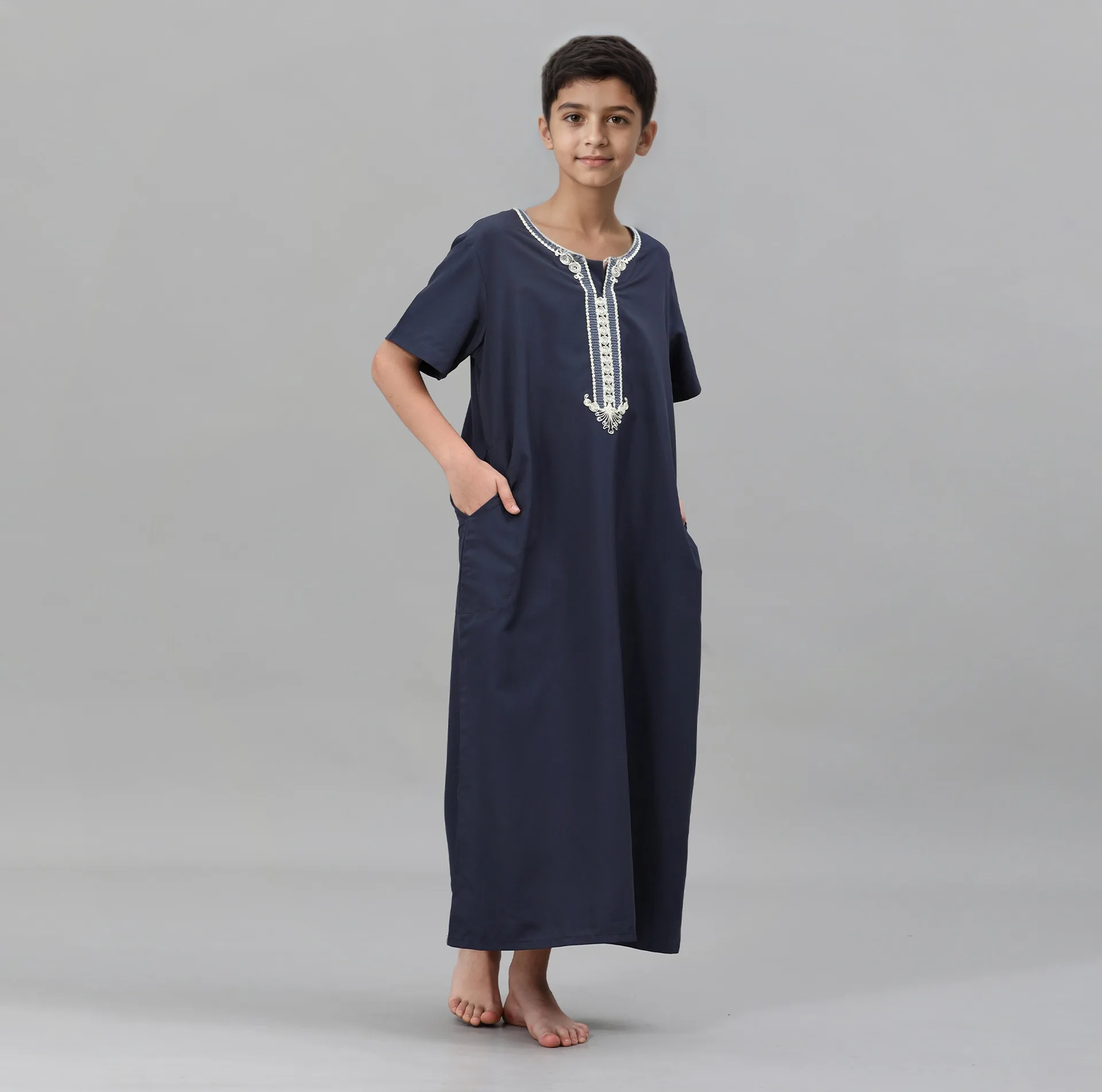 Middle East Boy Jubba Muslim Dress Daffah Dishdasha Embroidered Thobe Kid Robe Homewear Prayer Outfit Islam Traditional Clothing
Middle East Boy Jubba Muslim Dress Daffah Dishdasha Embroidered Thobe Kid Robe Homewear Prayer Outfit Islam Traditional Clothing