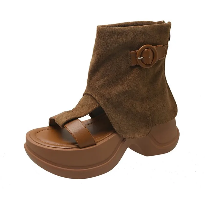 Роскошные дизайнерские летние противоскользящие охлаждающие ботинки на высоком каблуке 202, женские универсальные римские сандалии на толстой платформе с круглым носком
Роскошные дизайнерские летние противоскользящие охлаждающие ботинки на высоком каблуке 202, женские универсальные римские сандалии на толстой платформе с круглым носком