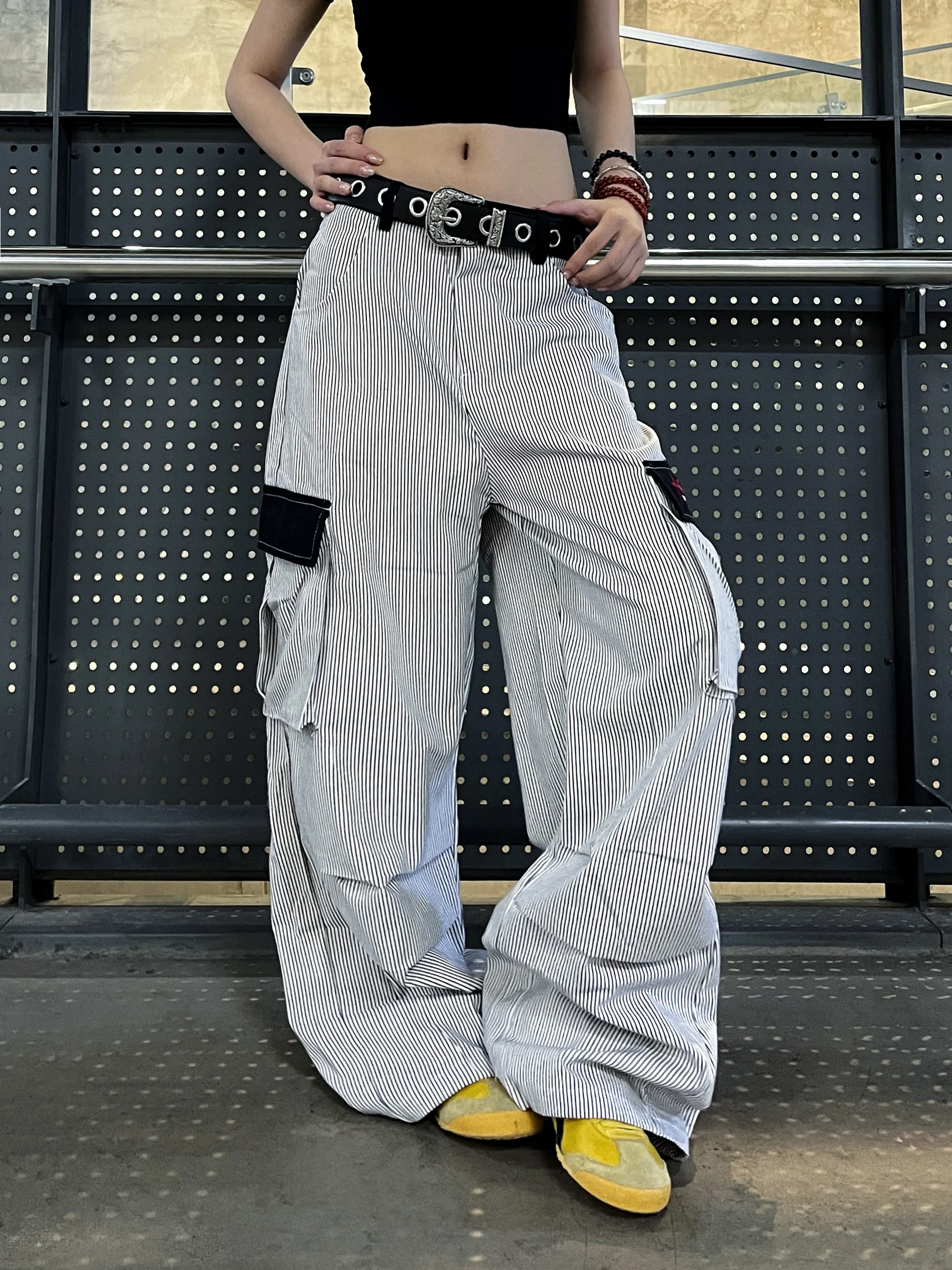 Retro American High Street Workwear Wide Leg Pants Loose Straight Cut Trousers for Men And Women with Multiple Pockets Casual...
Retro American High Street Workwear Wide Leg Pants Loose Straight Cut Trousers for Men And Women with Multiple Pockets Casual...