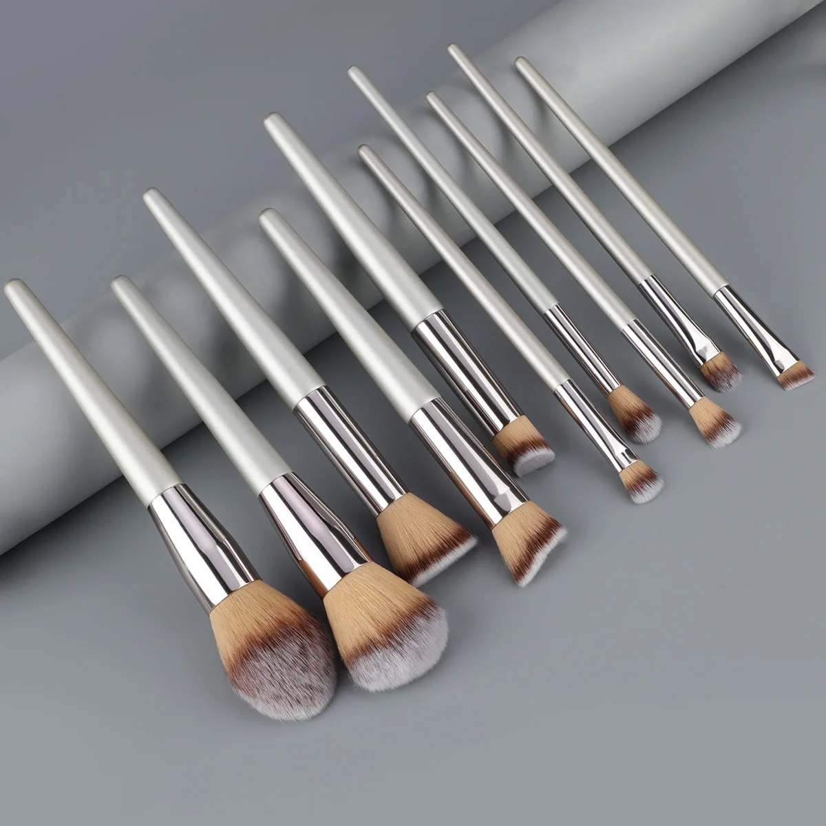 10 Pcs Champagne Gold Makeup Brushes Complete Set of Foundation Loose Powder Blush Concealer Eye Shadow Professional Set
10 Pcs Champagne Gold Makeup Brushes Complete Set of Foundation Loose Powder Blush Concealer Eye Shadow Professional Set
